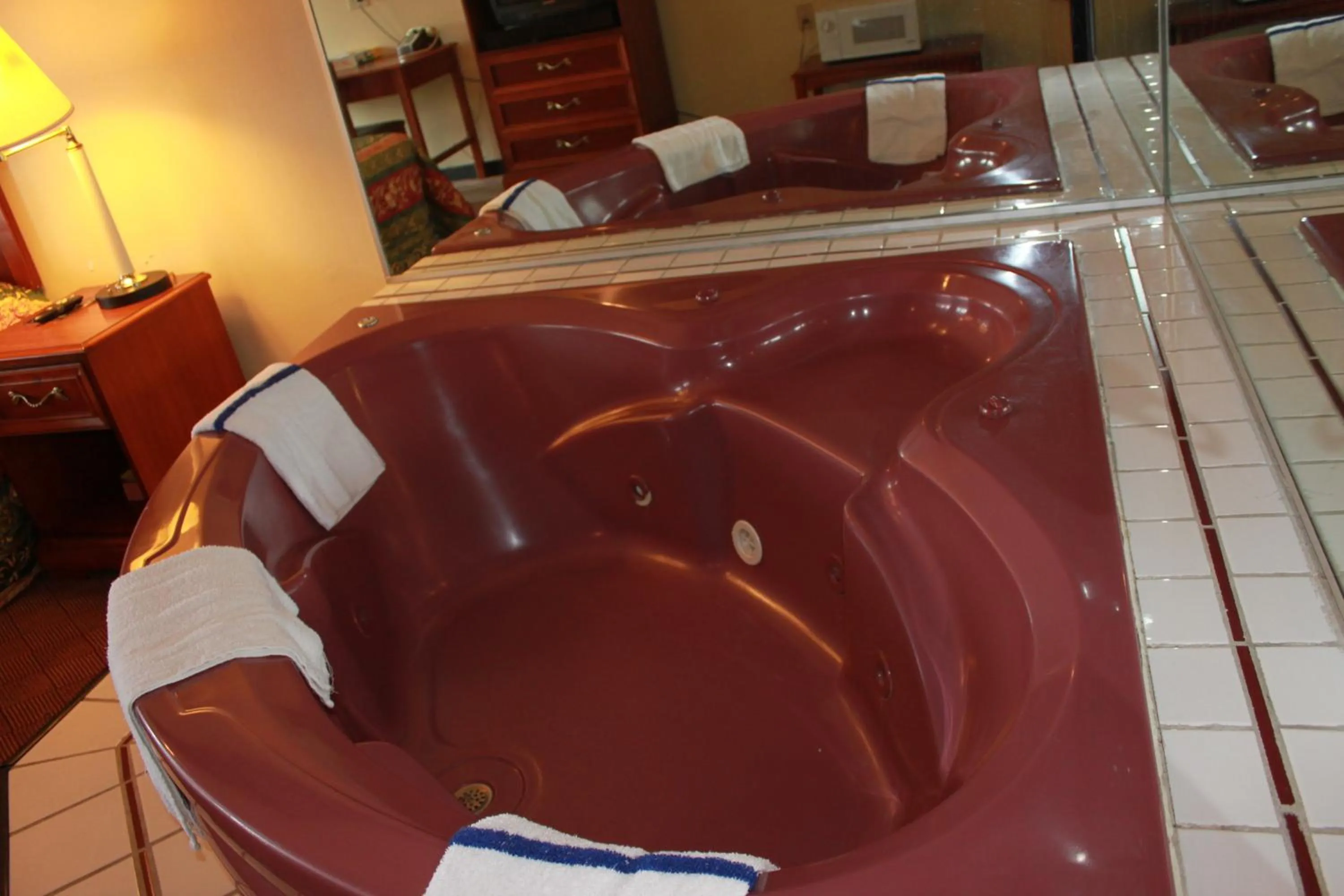 Hot Tub in Knights Inn Indianapolis