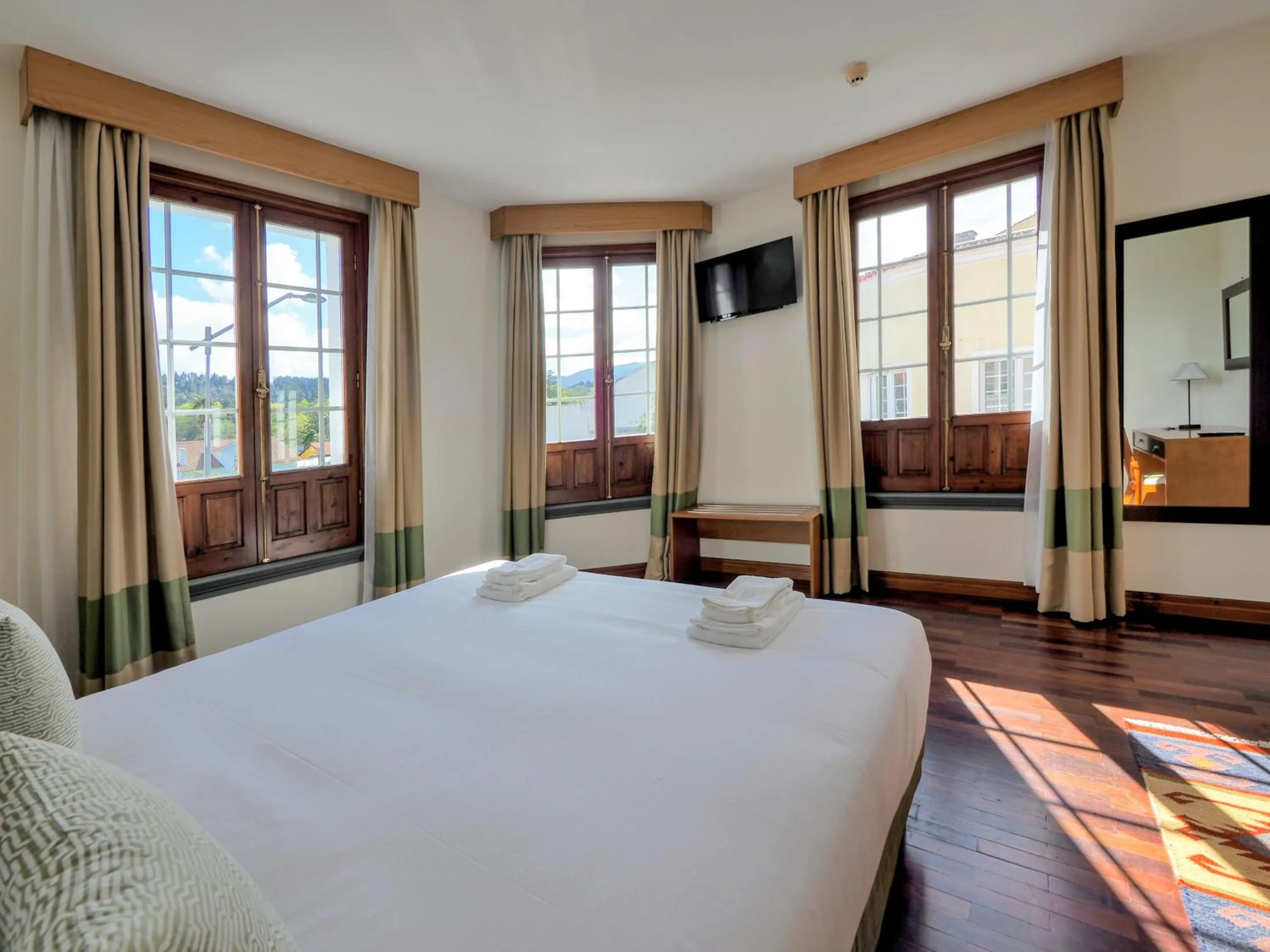 Communal lounge/ TV room, Bed in Hotel Vale Verde