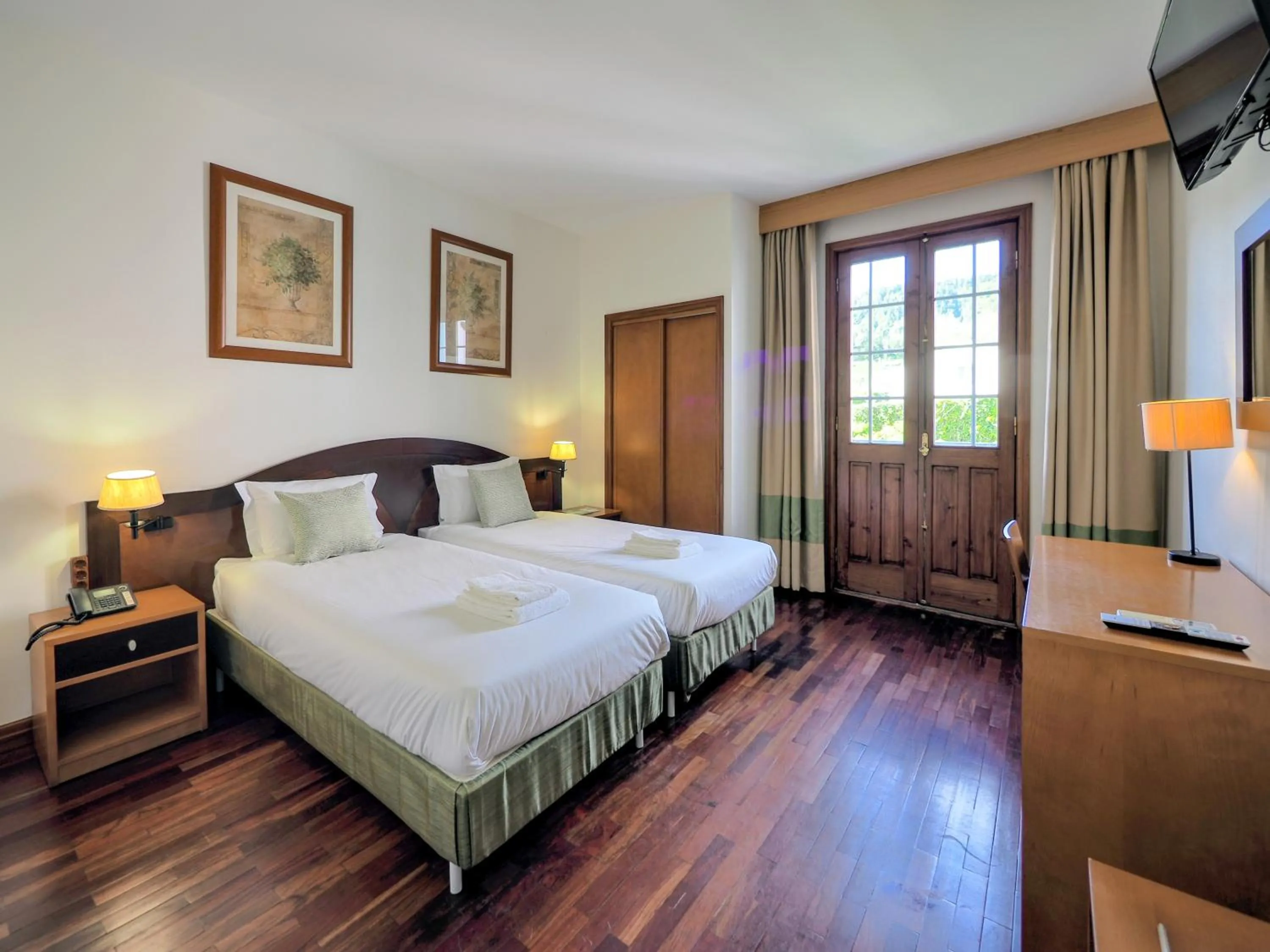 TV and multimedia, Bed in Hotel Vale Verde