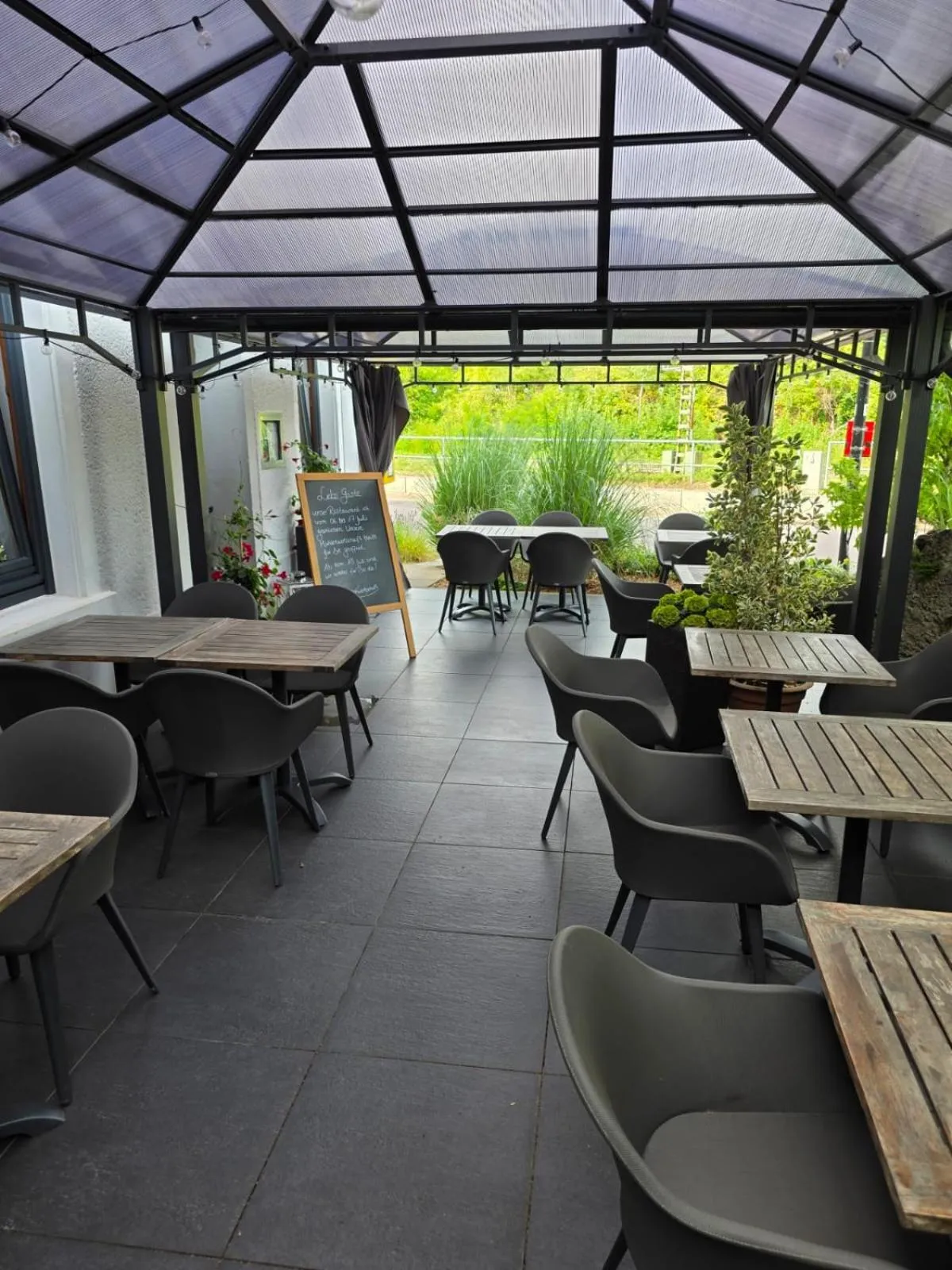 Restaurant/places to eat in Wein Erlebnis Hotel Maimühle