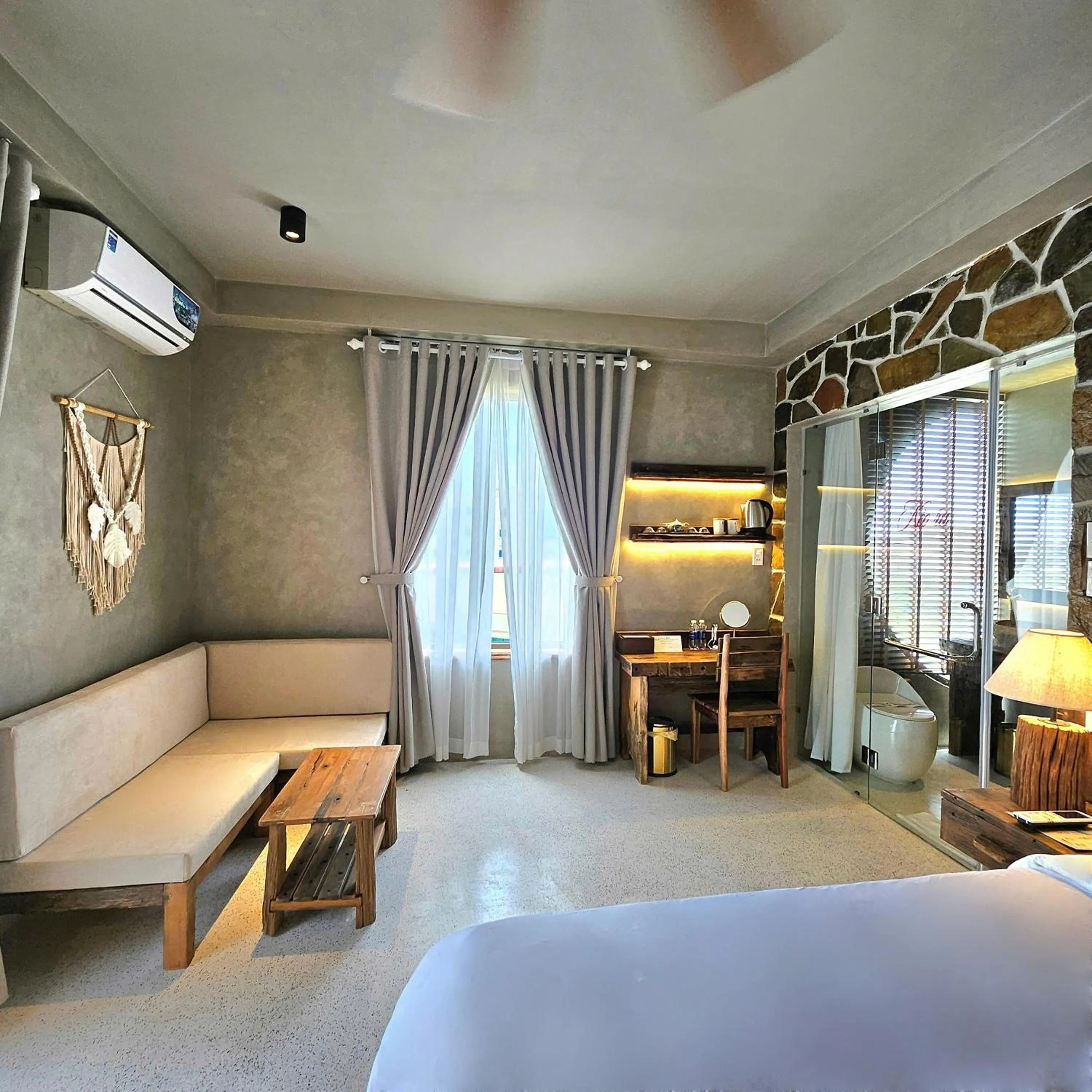 Bedroom, Bed in Victory Hotel