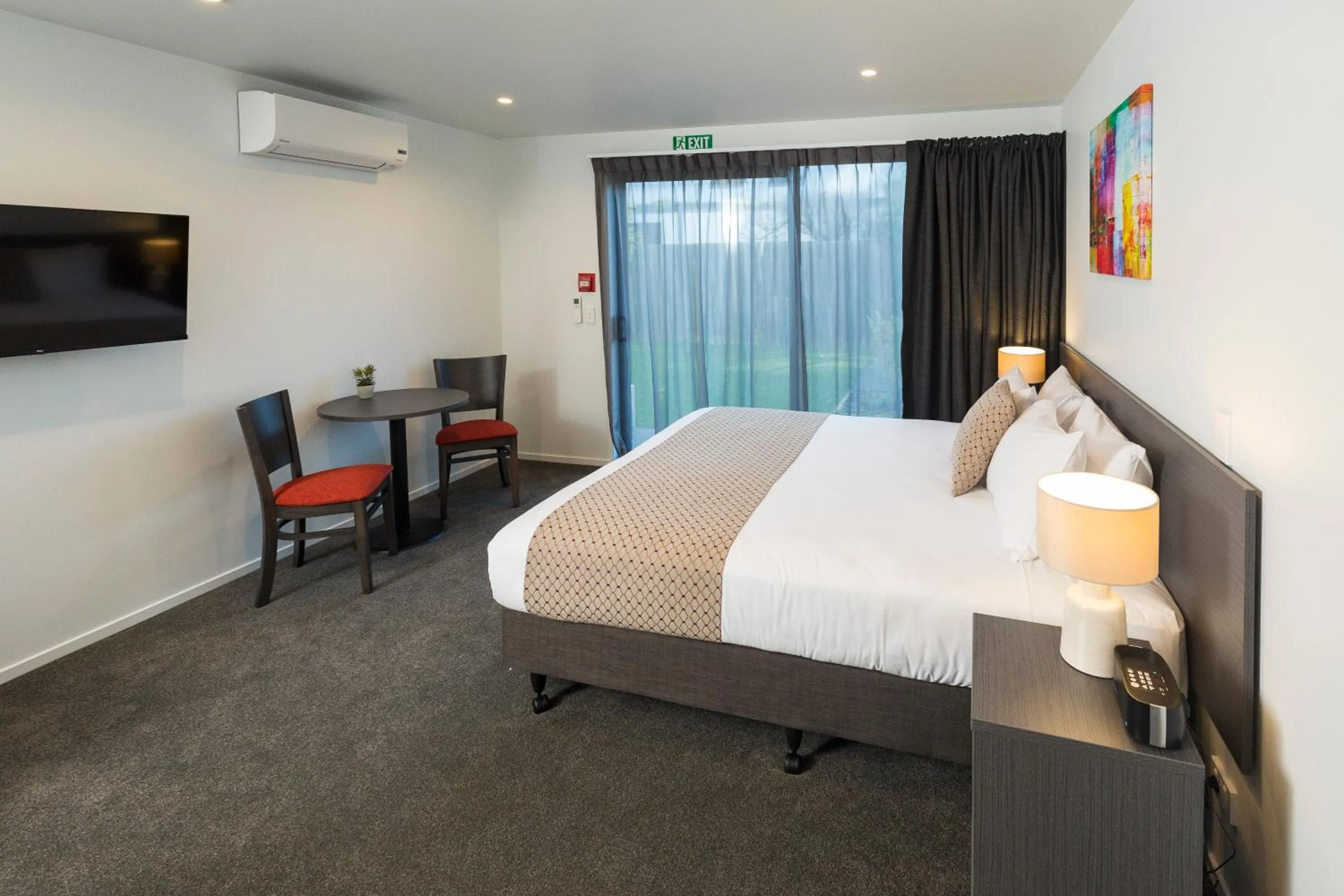 Bedroom, Bed in Carnmore Hagley Park