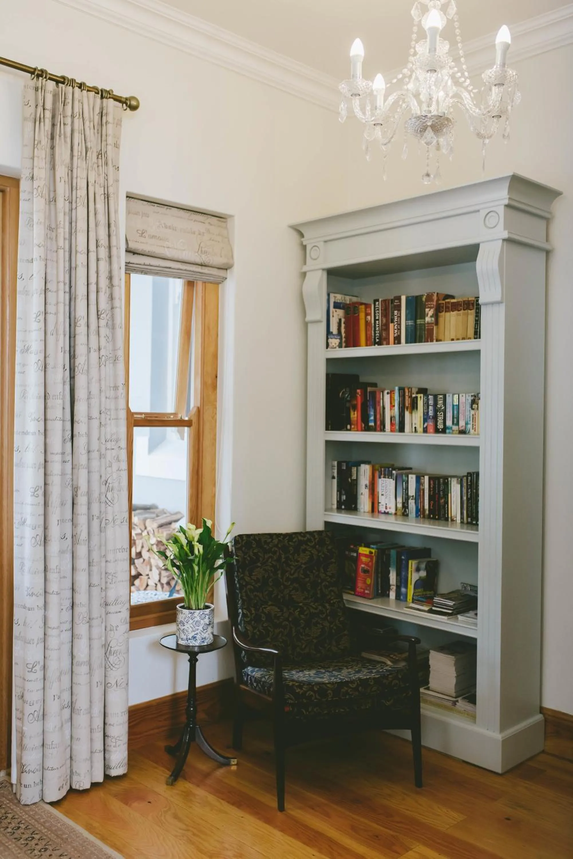 Communal lounge/ TV room in The Victorian Goose