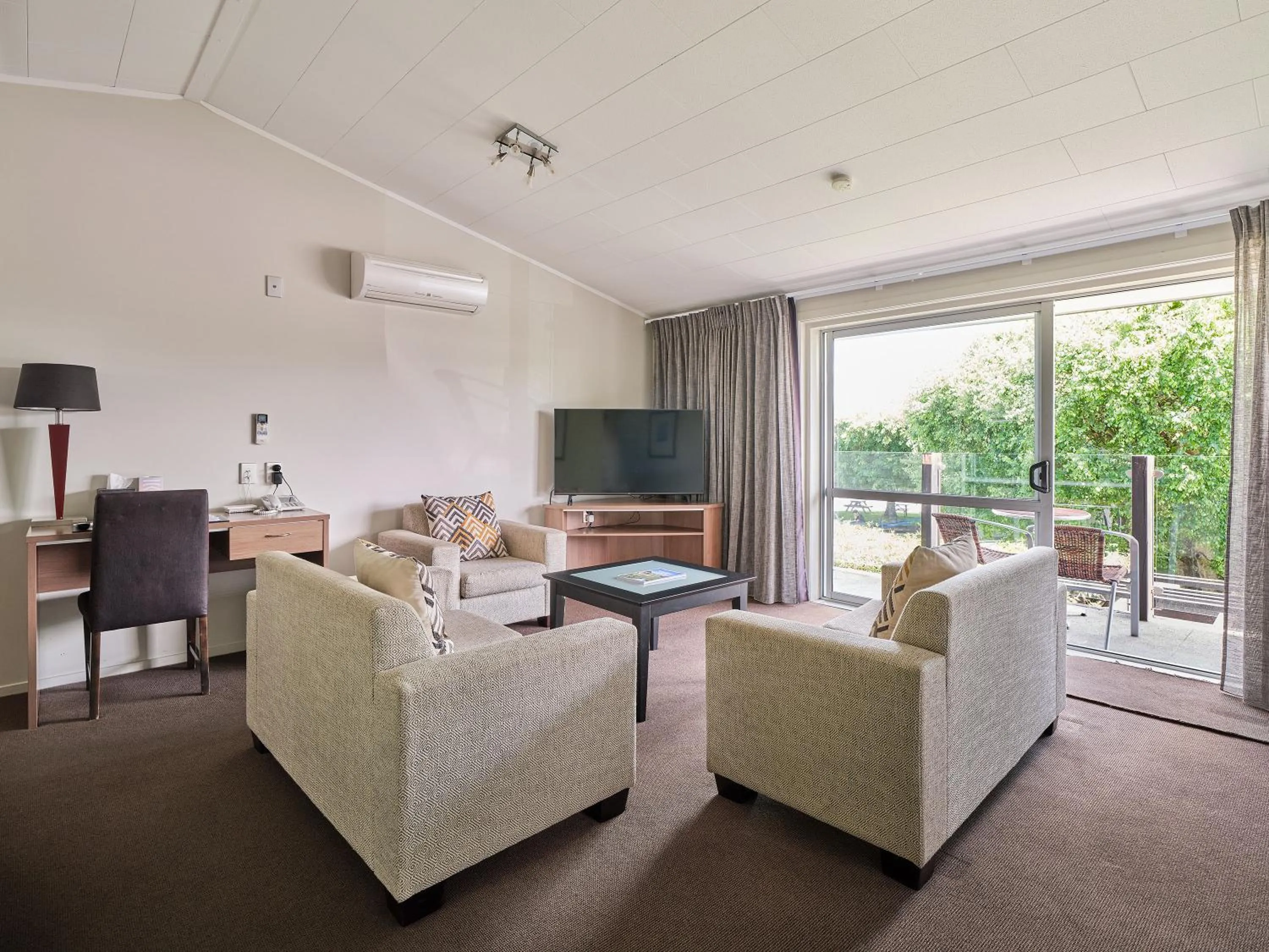 Suncourt Hotel & Conference Centre