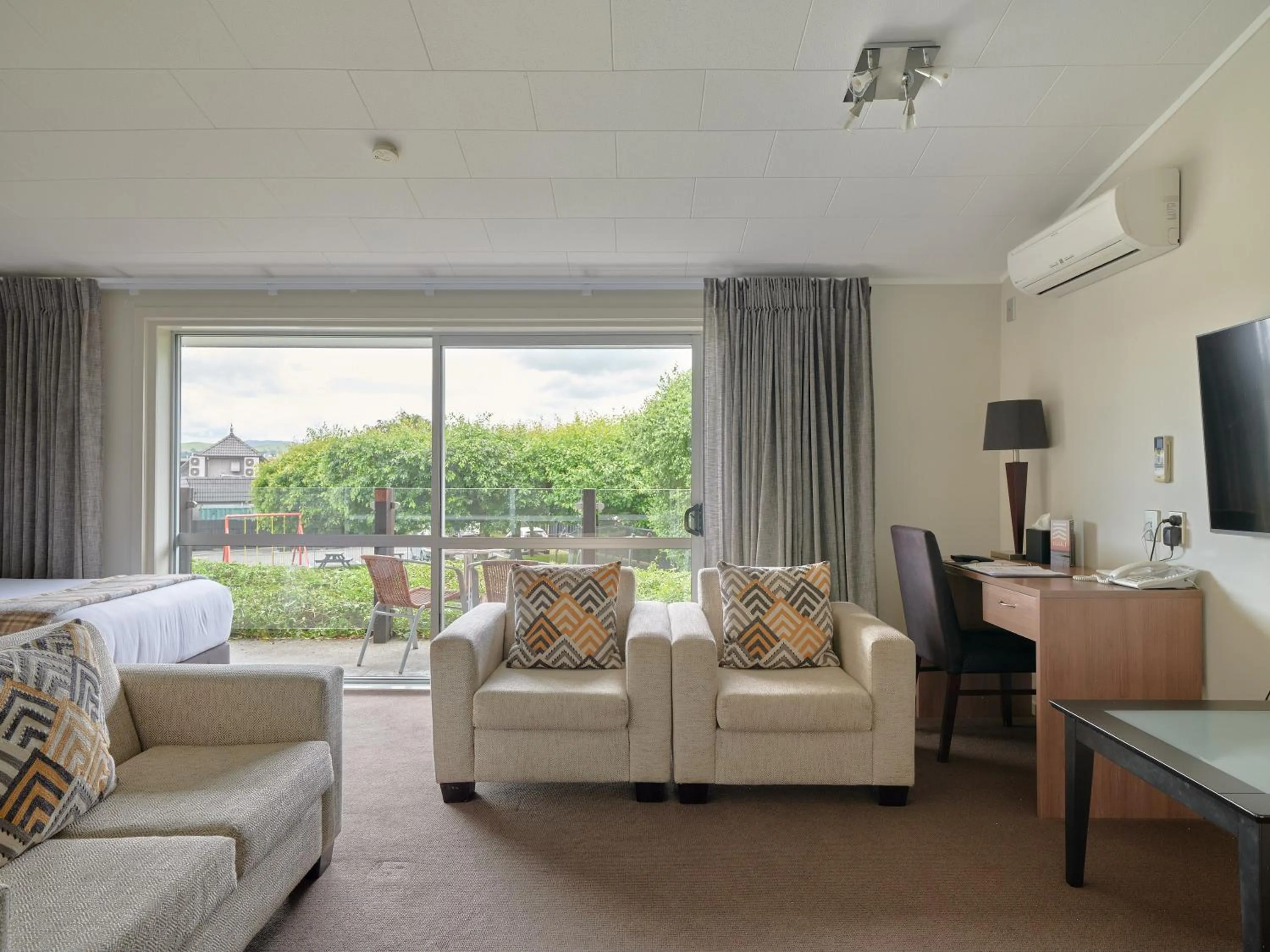 Suncourt Hotel & Conference Centre