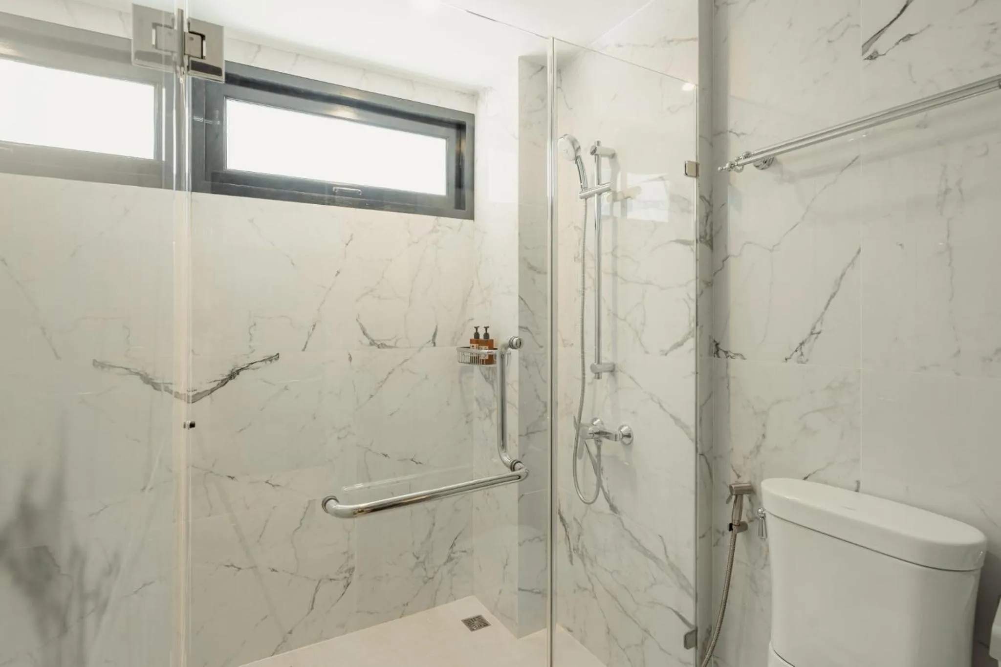 Shower in The 3sis Hotel