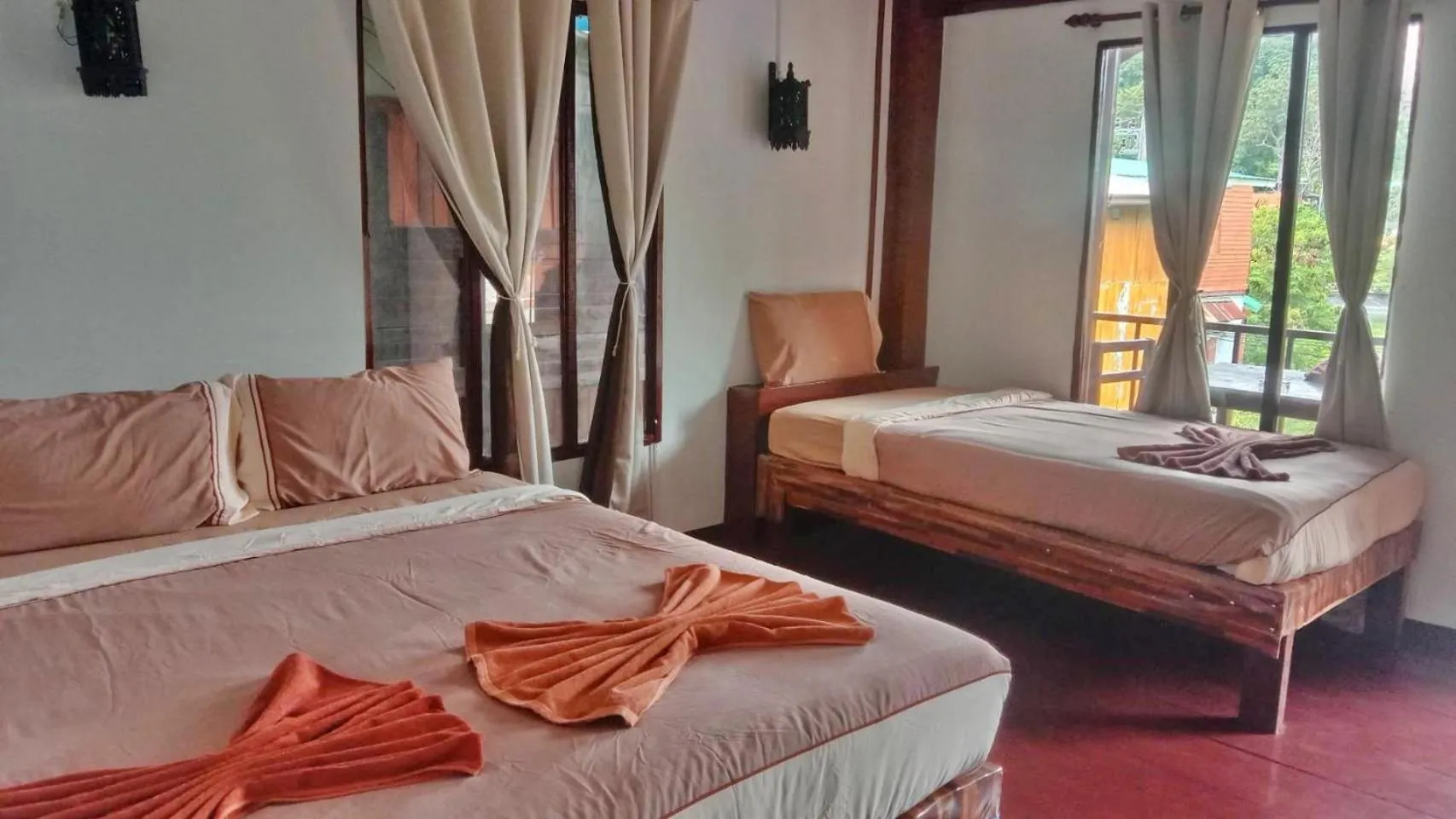 Bedroom, Bed in Phi Phi Green Hill Resort