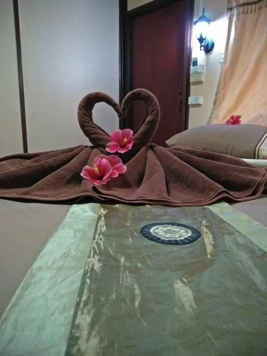 Bedroom, Bed in Phi Phi Green Hill Resort