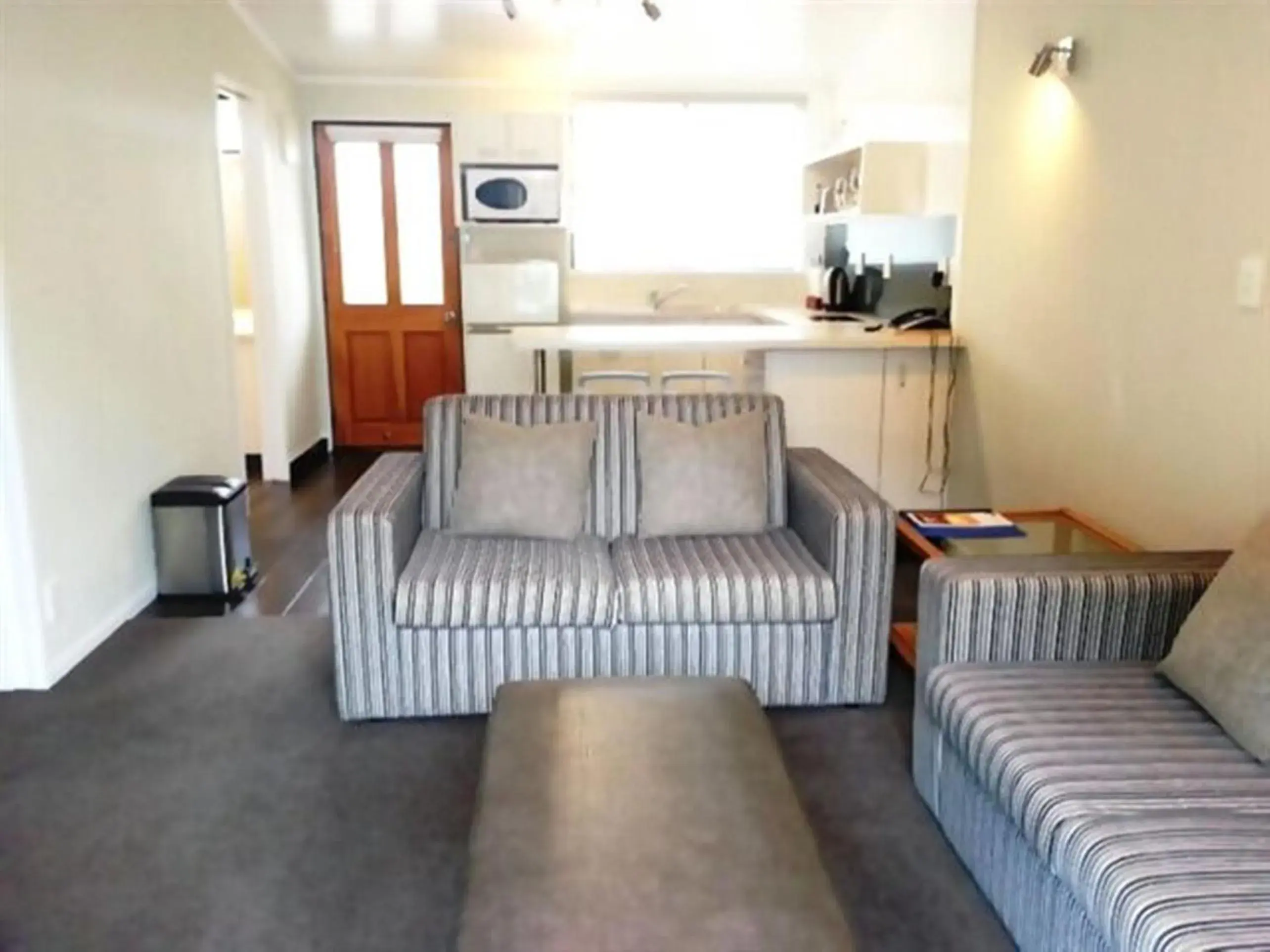 One-Bedroom Apartment in Marineland Beachfront Accommodation One-Bedroom Apartment in Marineland Beachfront Accommodation