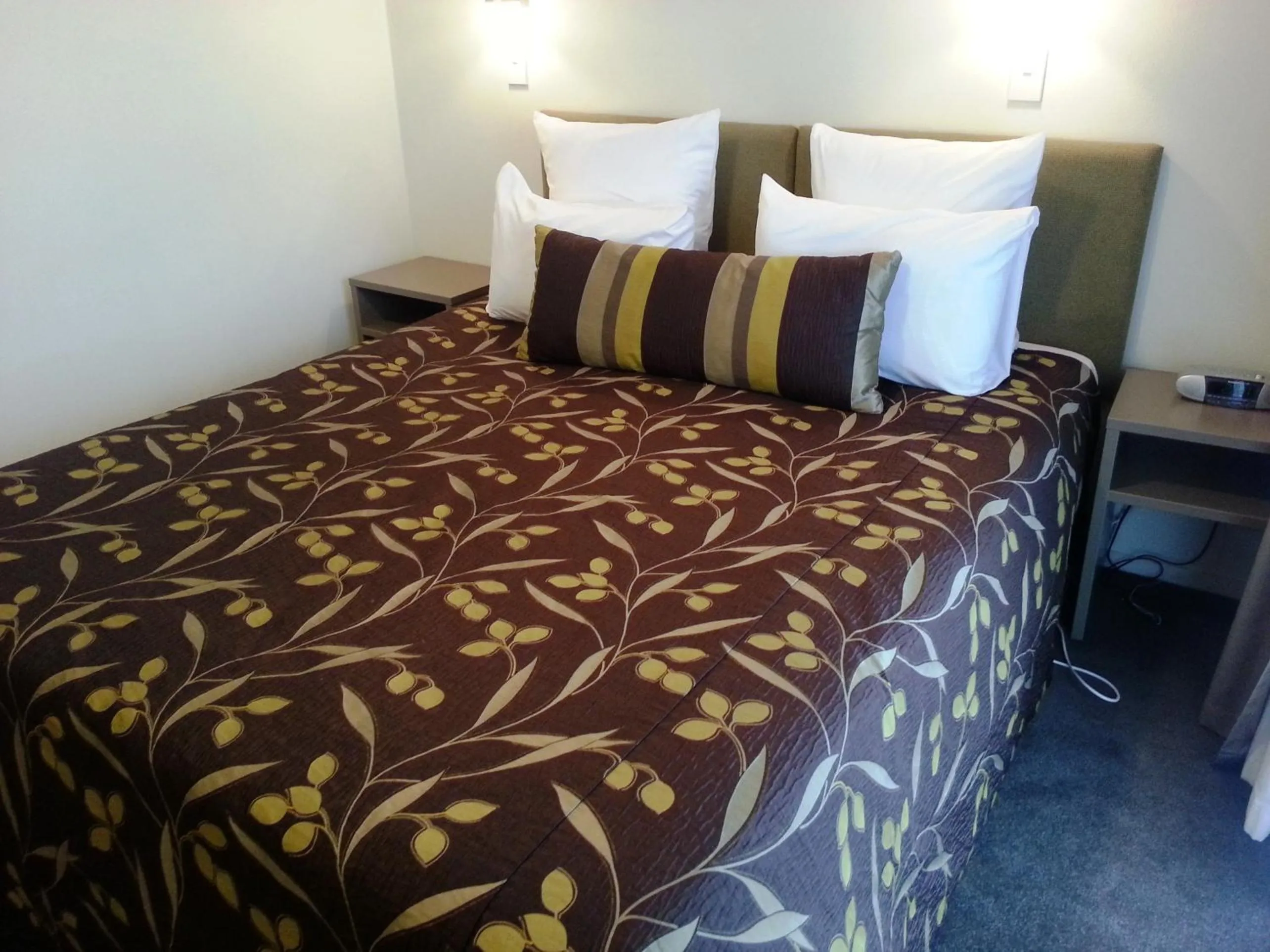 Bedroom, Bed in Marineland Beachfront Accommodation