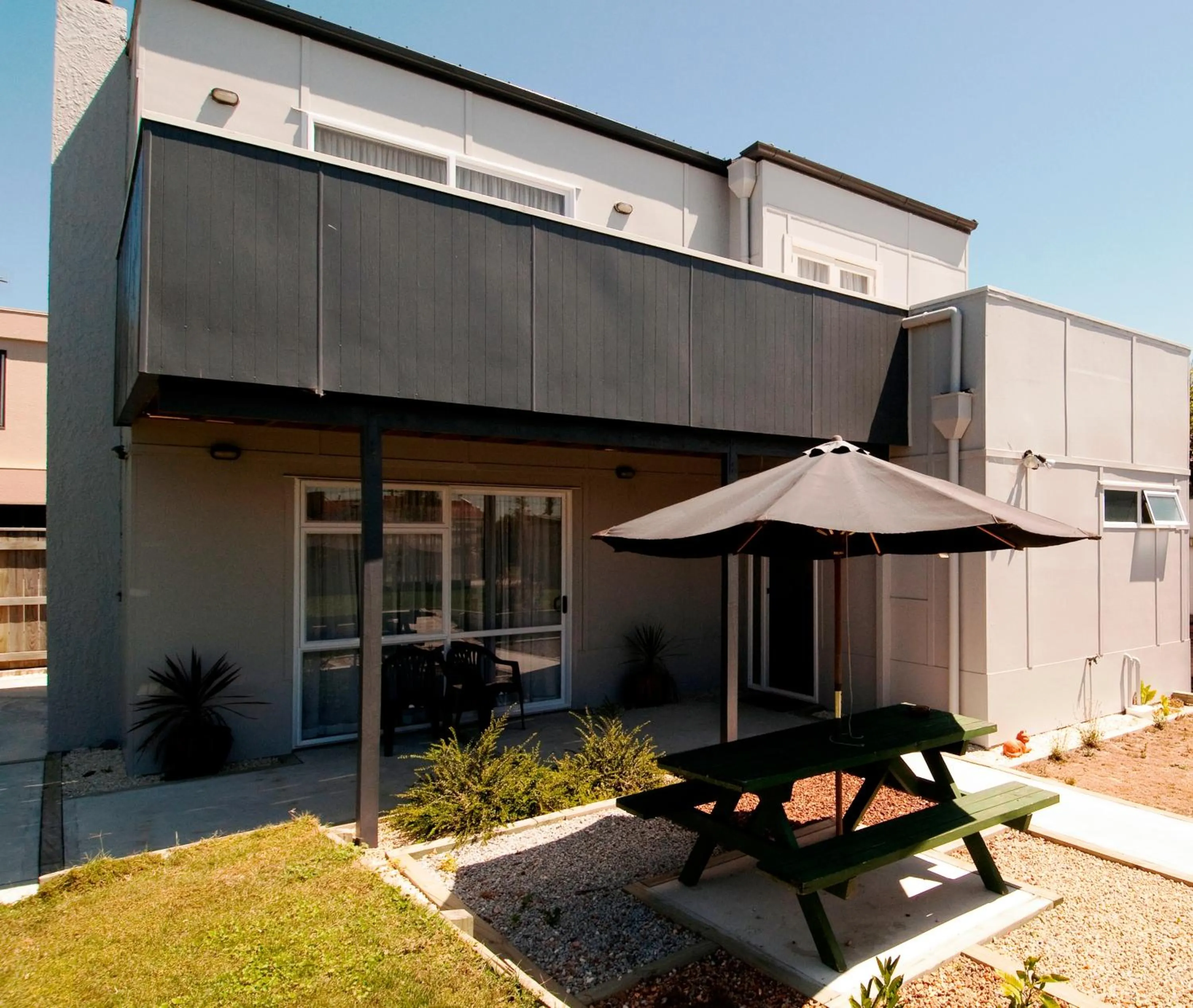 Facade/entrance in Marineland Beachfront Accommodation