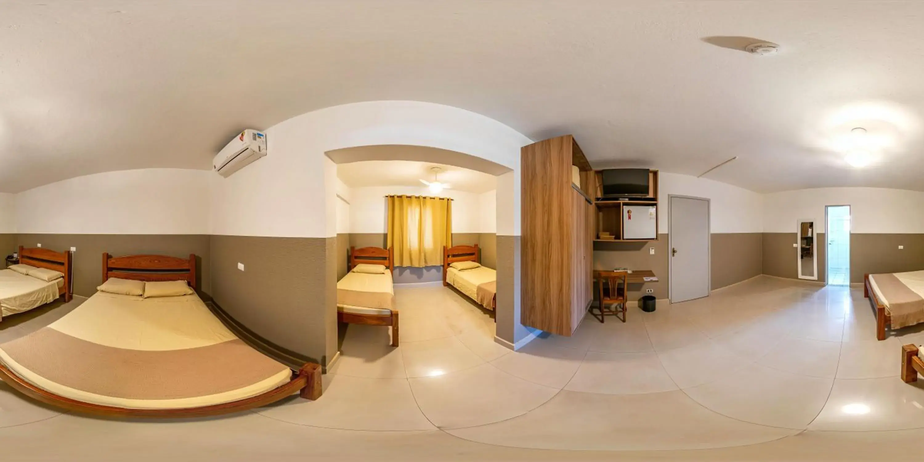 Quadruple Room - single occupancy in Hotel Vale das Artes Quadruple Room - single occupancy in Hotel Vale das Artes