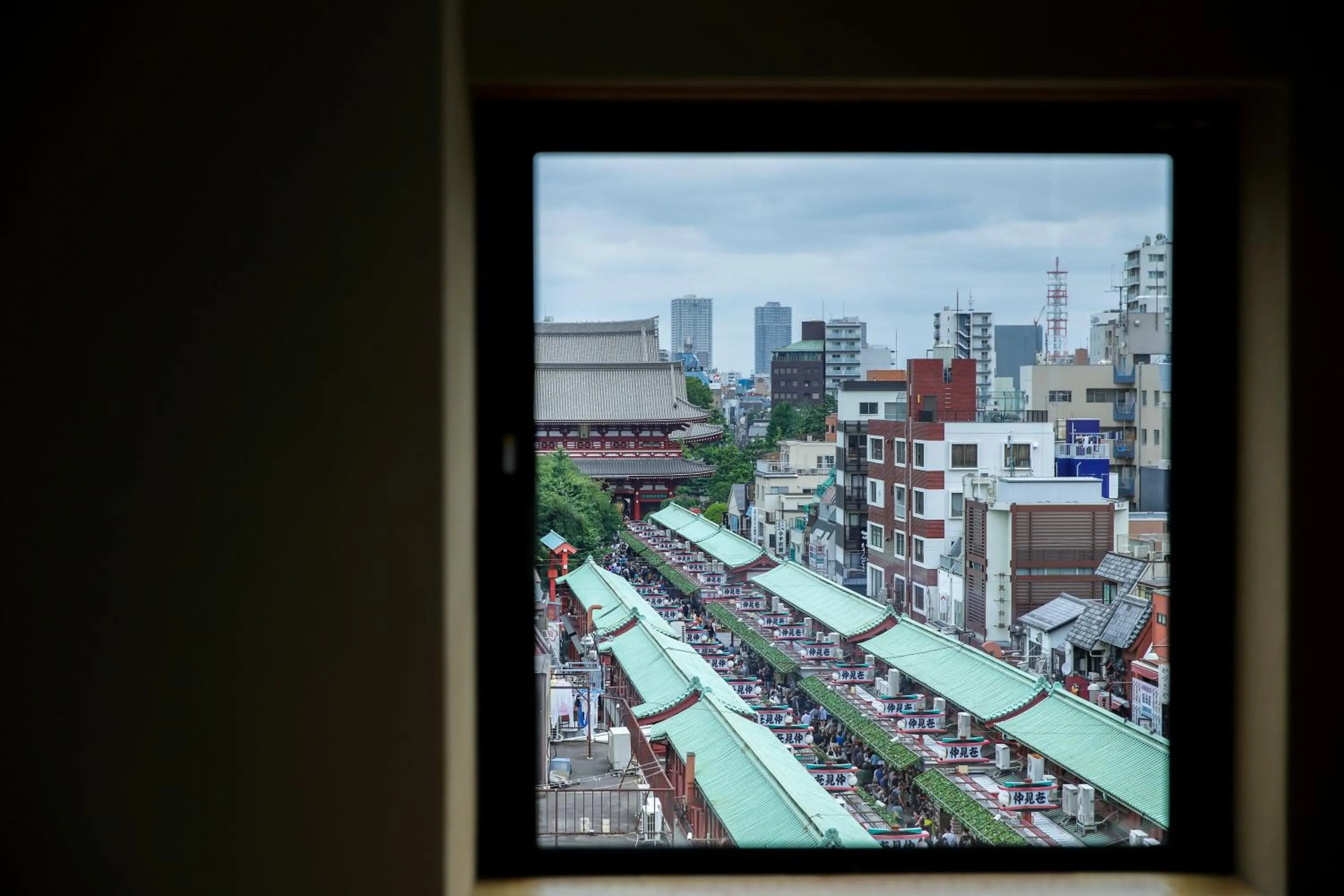 Nearby landmark in Kaminarimon Ryokan