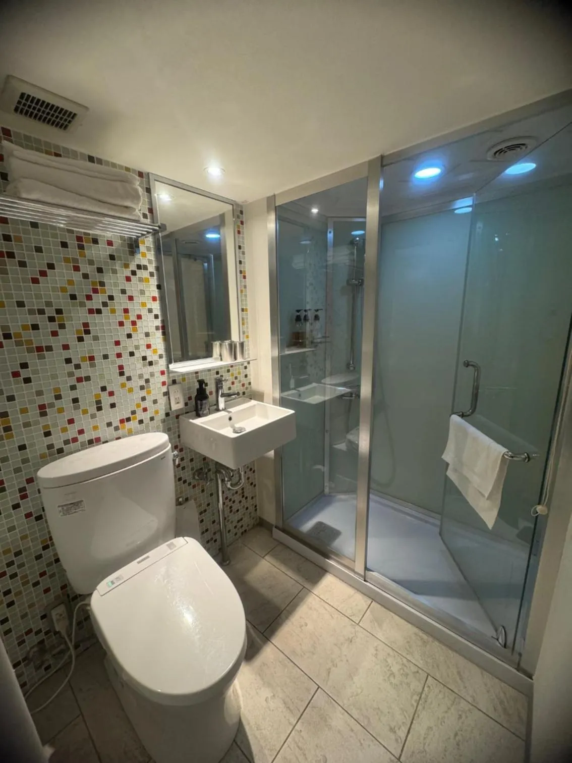 Shower in EN Hotel Shibuya