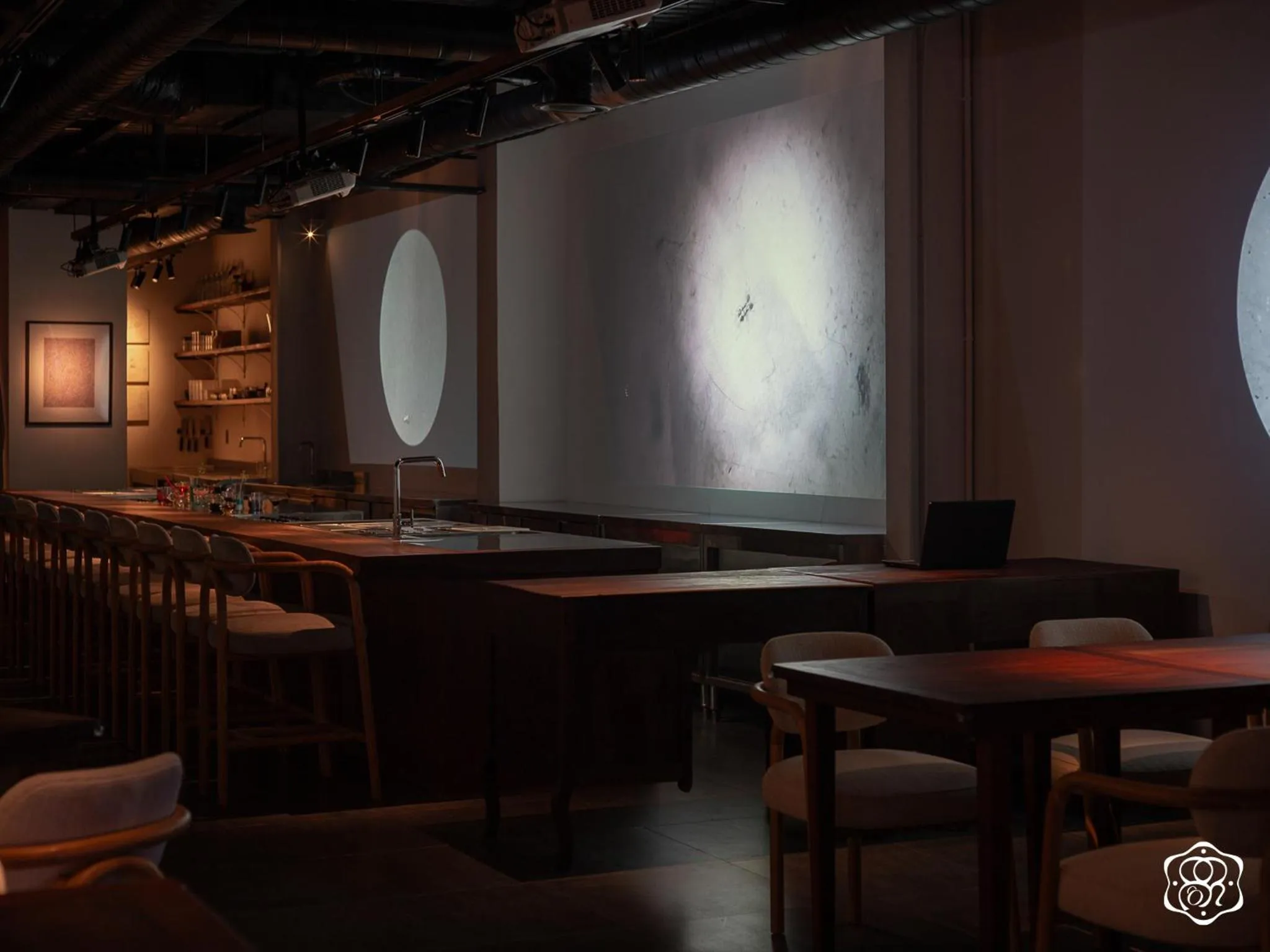 Restaurant/places to eat in Amanaki Saigon Boutique Hotel