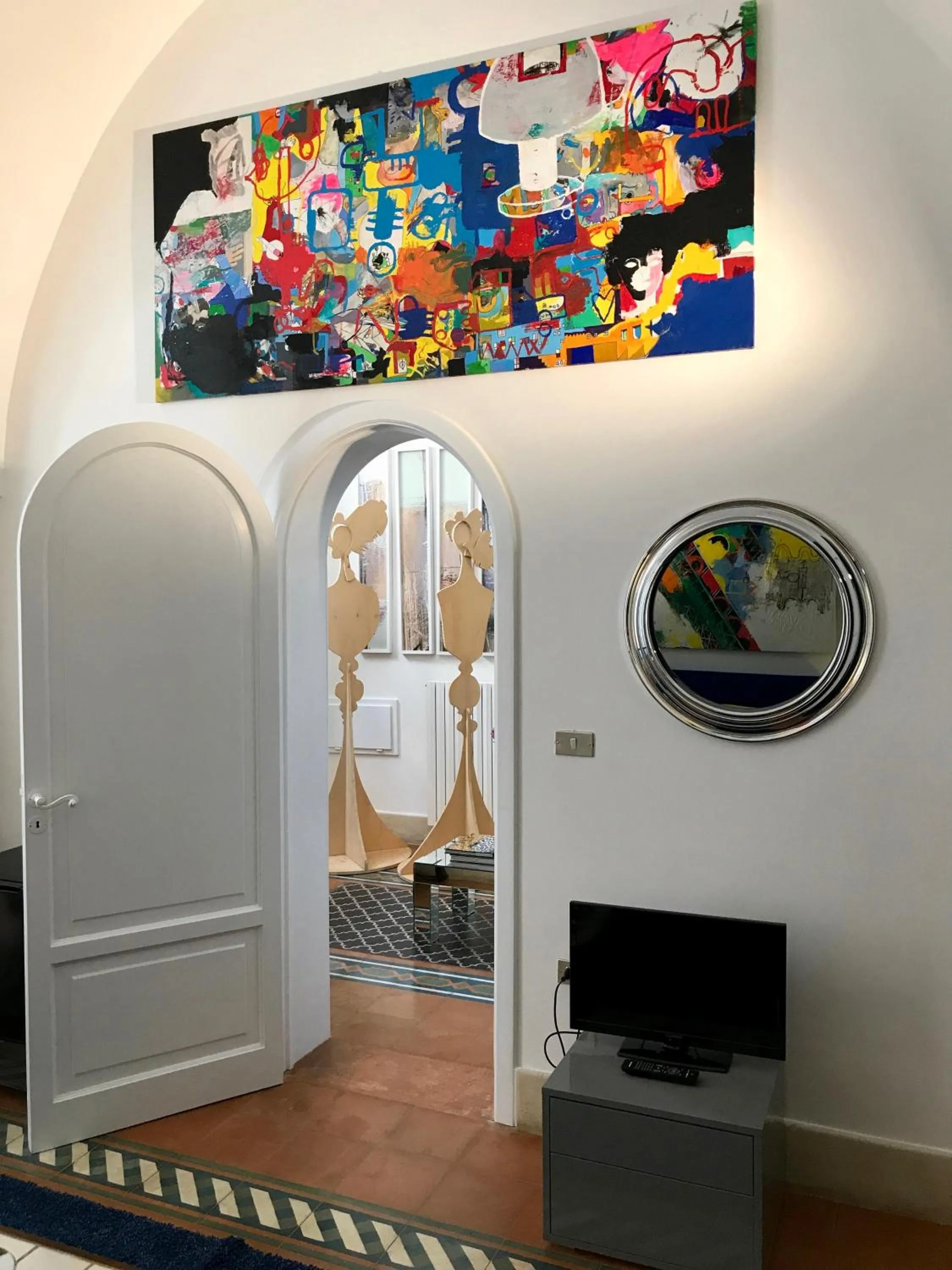 Bedroom, TV/Entertainment Center in ART TO DESIGN B&B