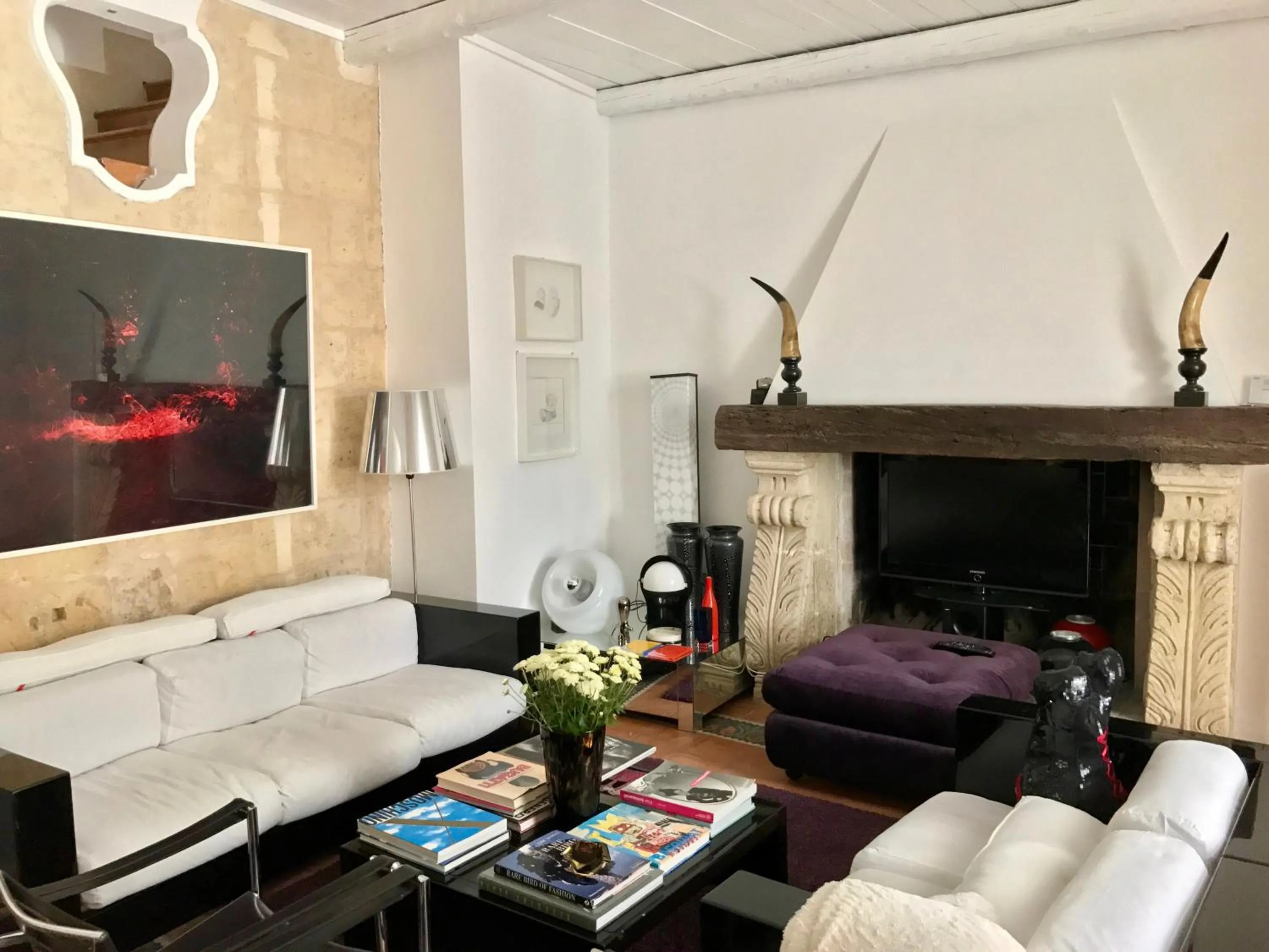 Communal lounge/ TV room, Seating Area in ART TO DESIGN B&B