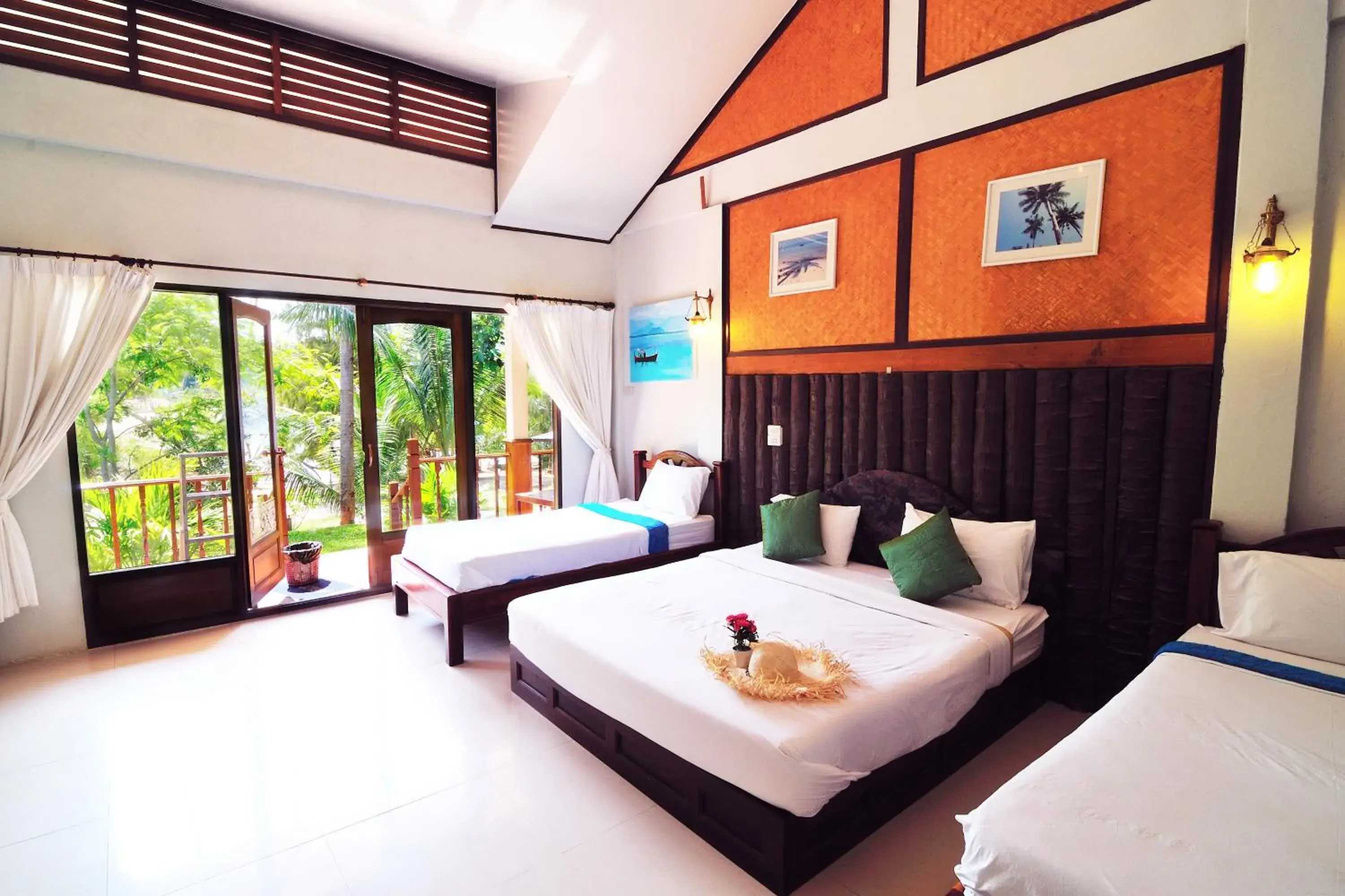 Deluxe Double or Twin Room in Koh Talu Island Resort Deluxe Double or Twin Room in Koh Talu Island Resort