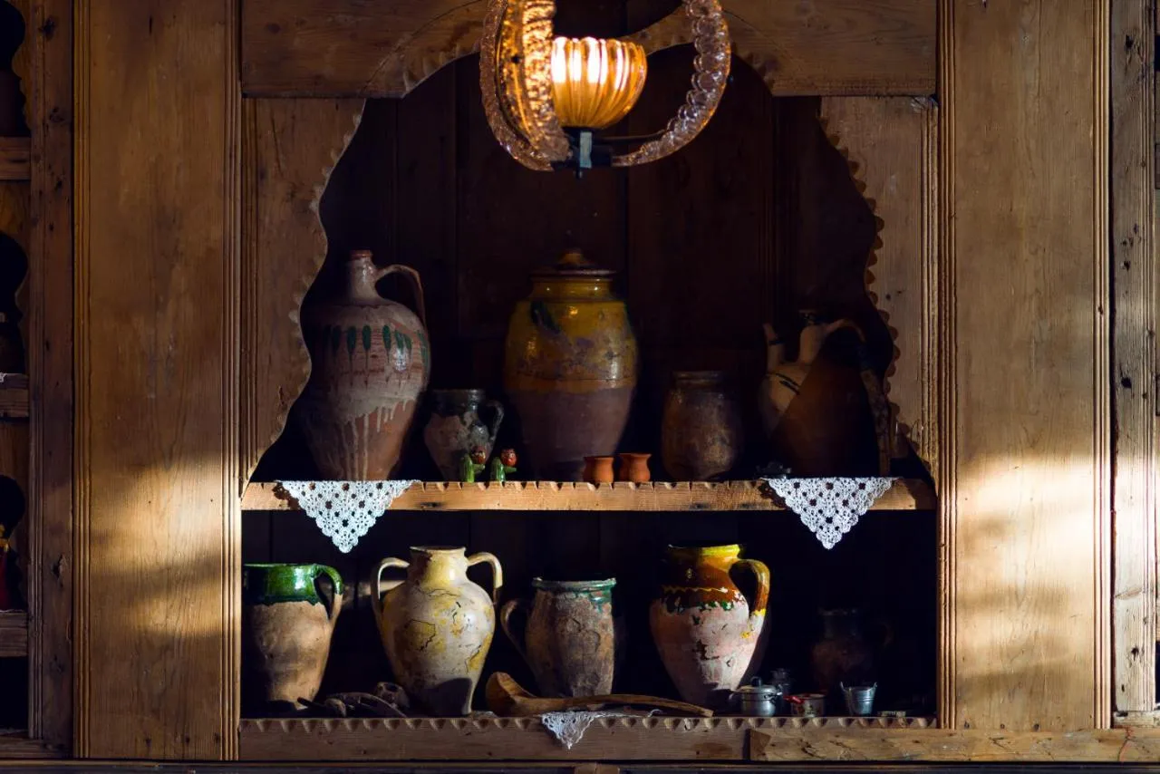 Restaurant/places to eat in Fidanka Hotel