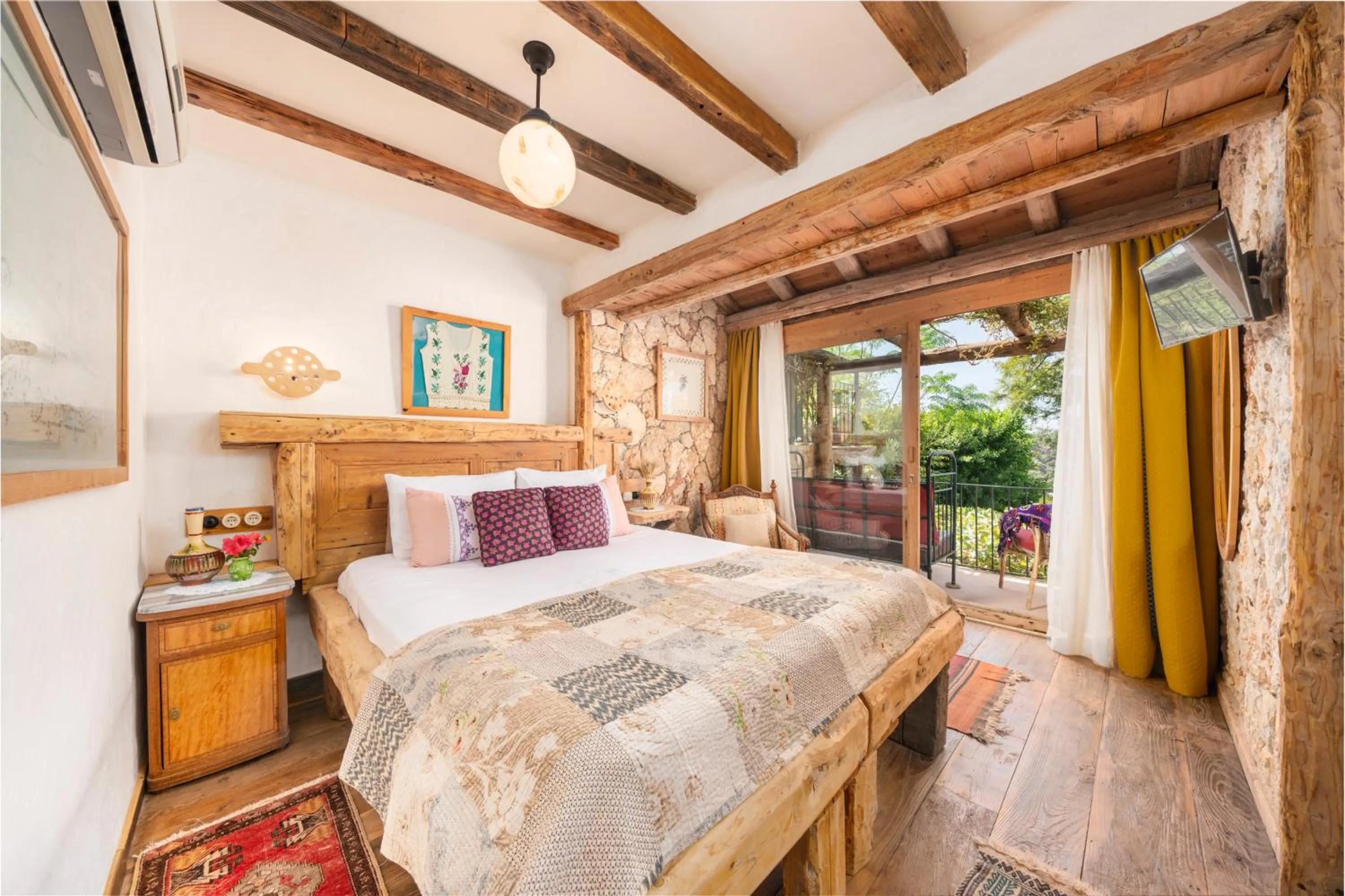 Photo of the whole room, Bed in Fidanka Hotel