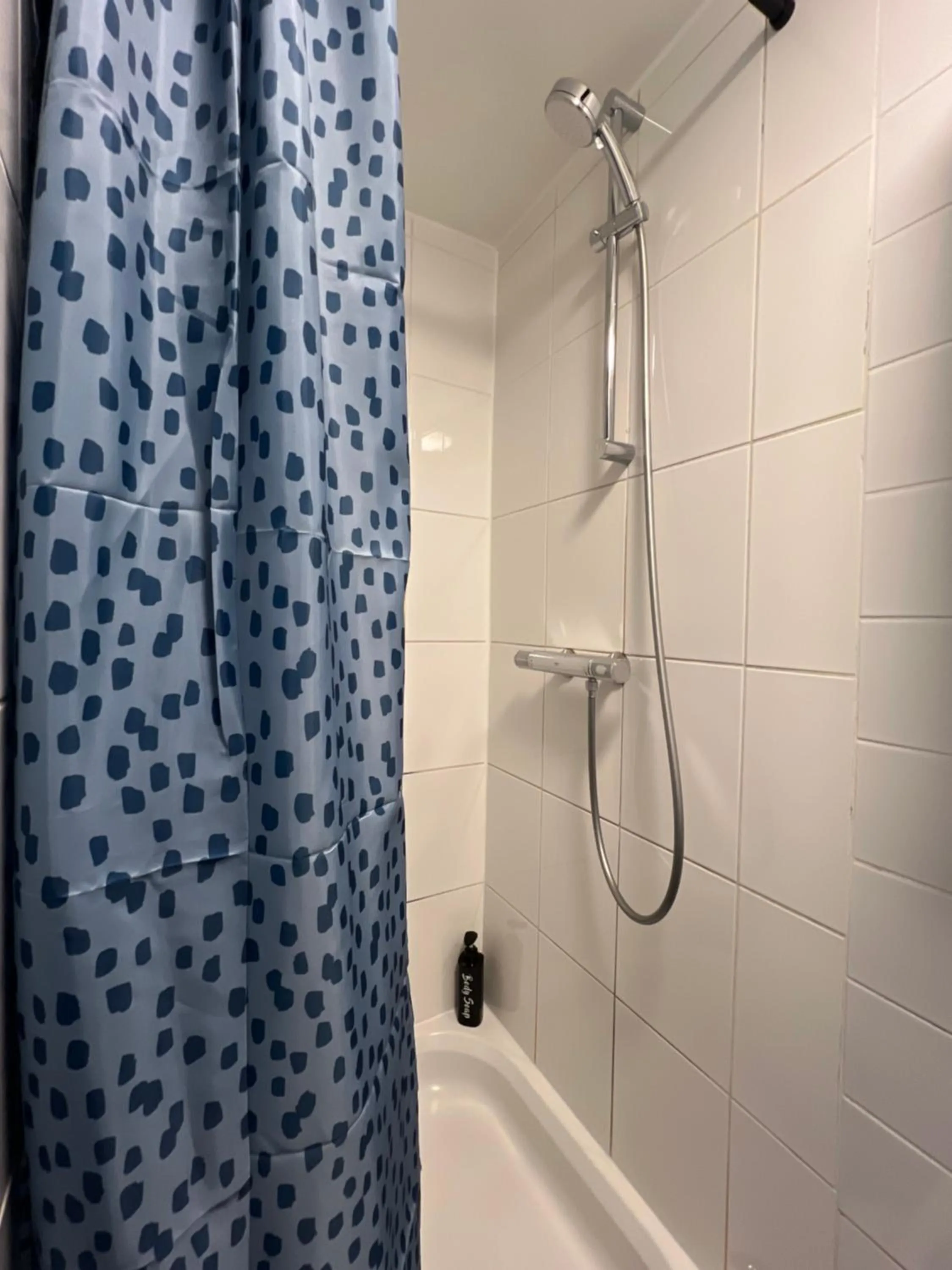 Shower in Nes B&B