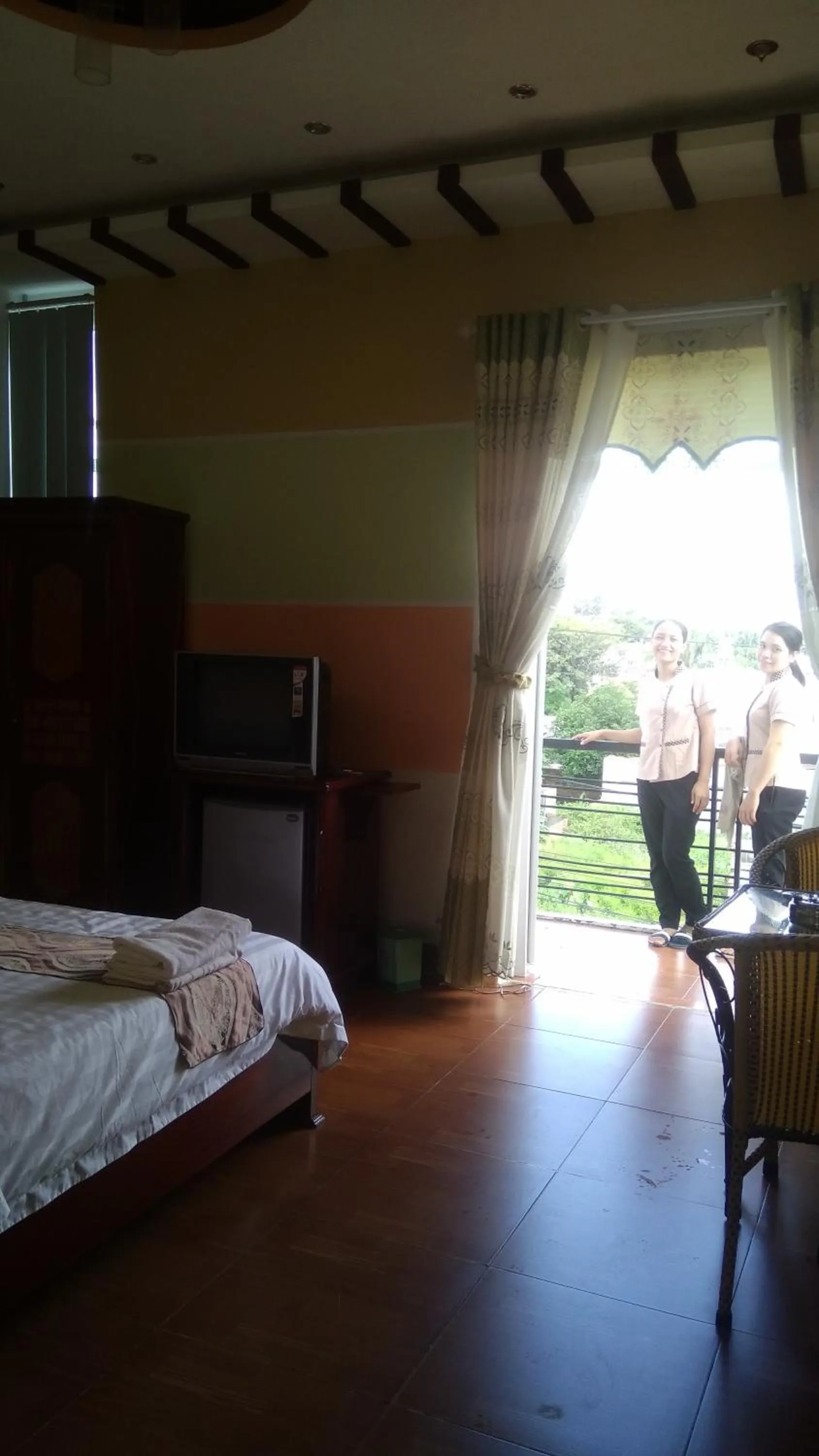 Staff, Bed in Hong My Hotel