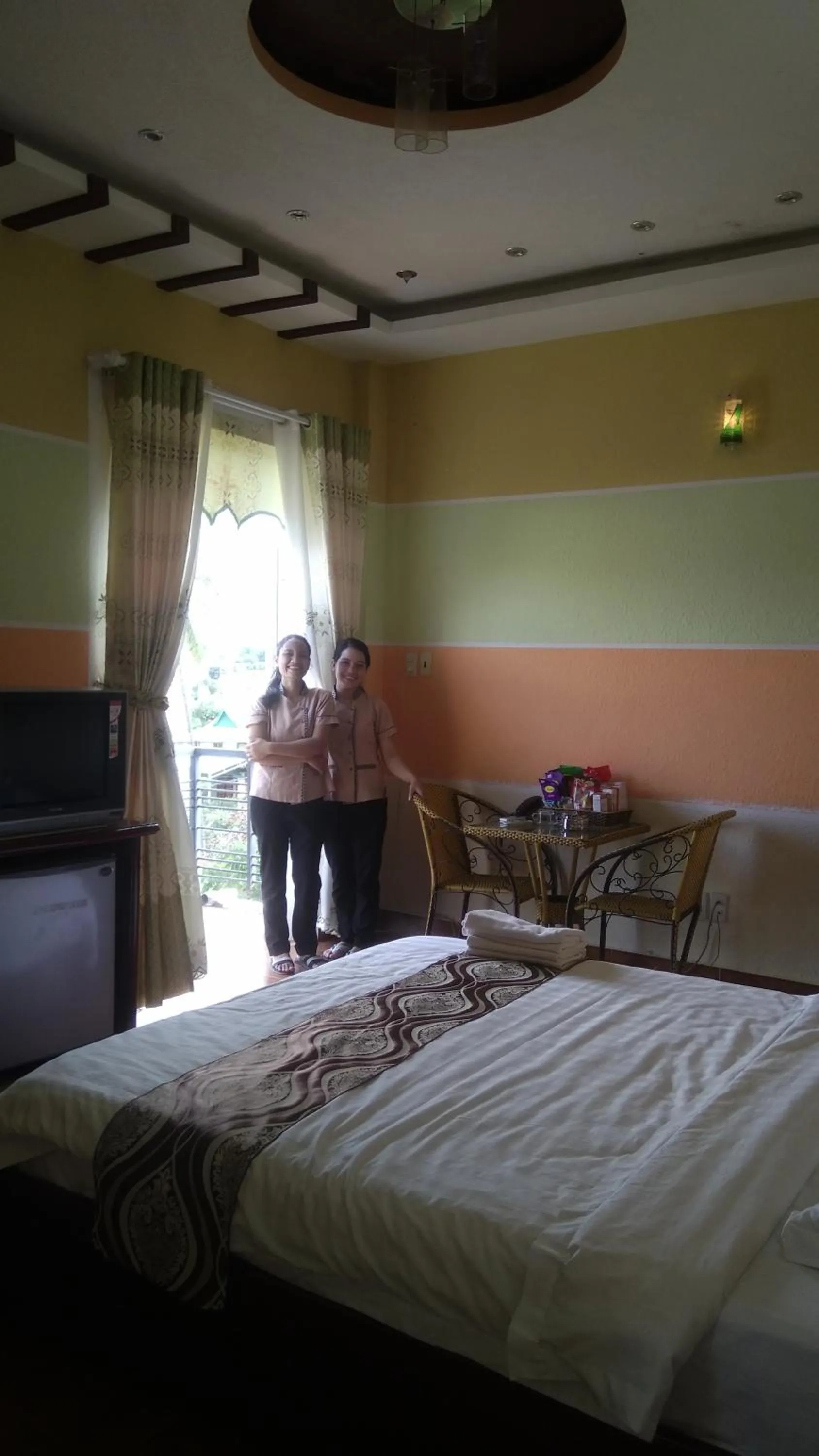 Staff, Bed in Hong My Hotel