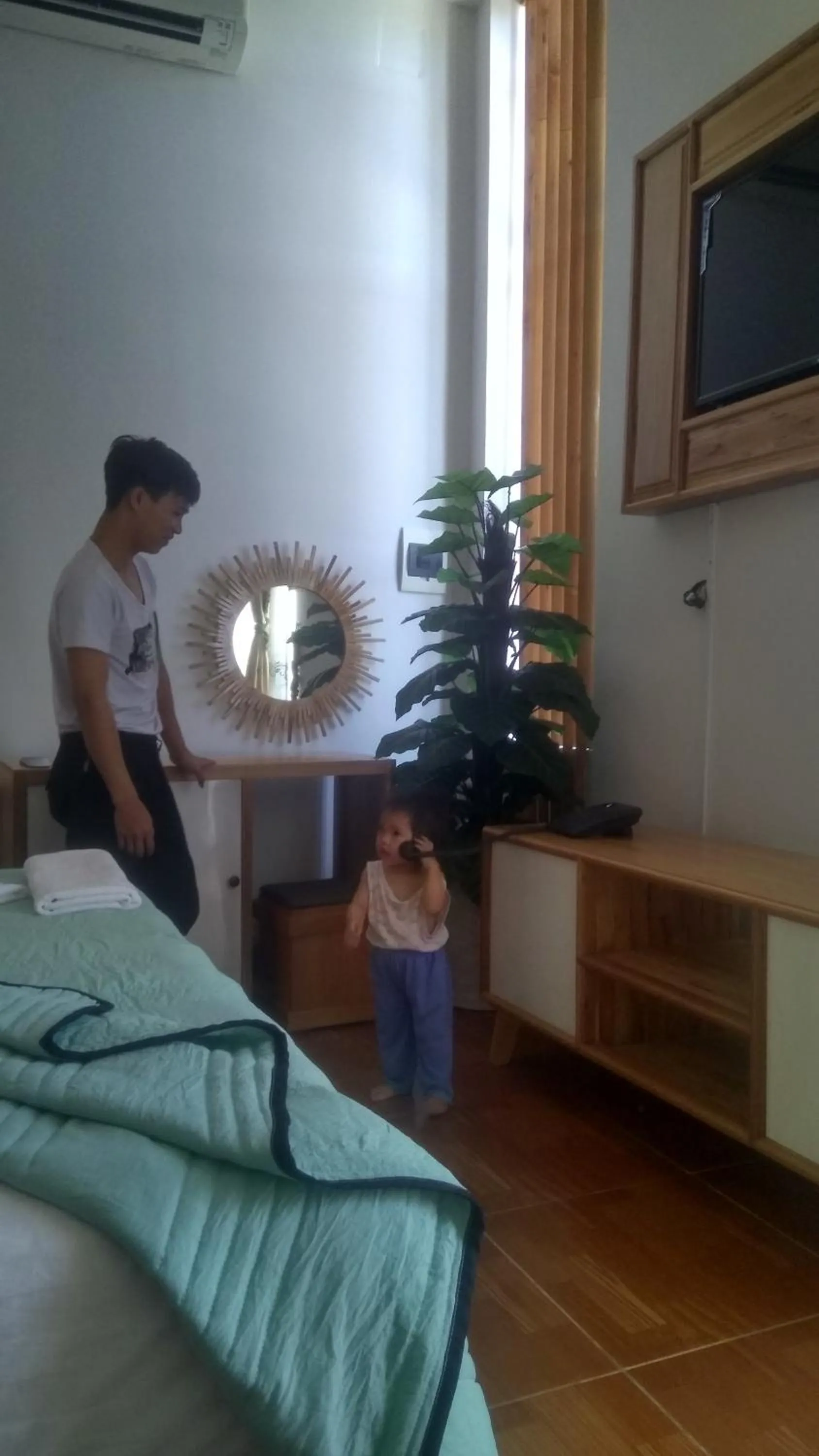 Staff, Bed in Hong My Hotel