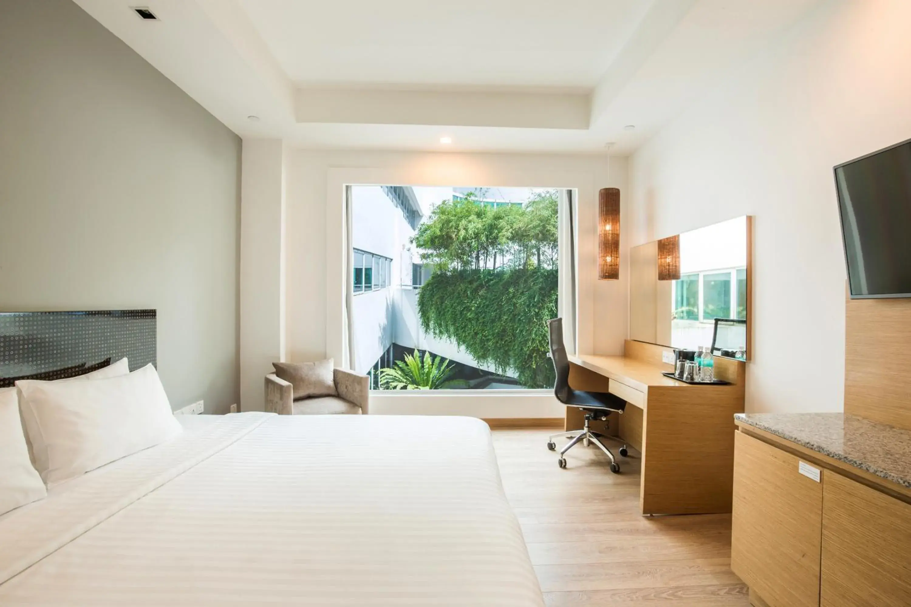 Deluxe Double or Twin Room in Village Hotel Changi by Far East Hospitality Deluxe Double or Twin Room in Village Hotel Changi by Far East Hospitality