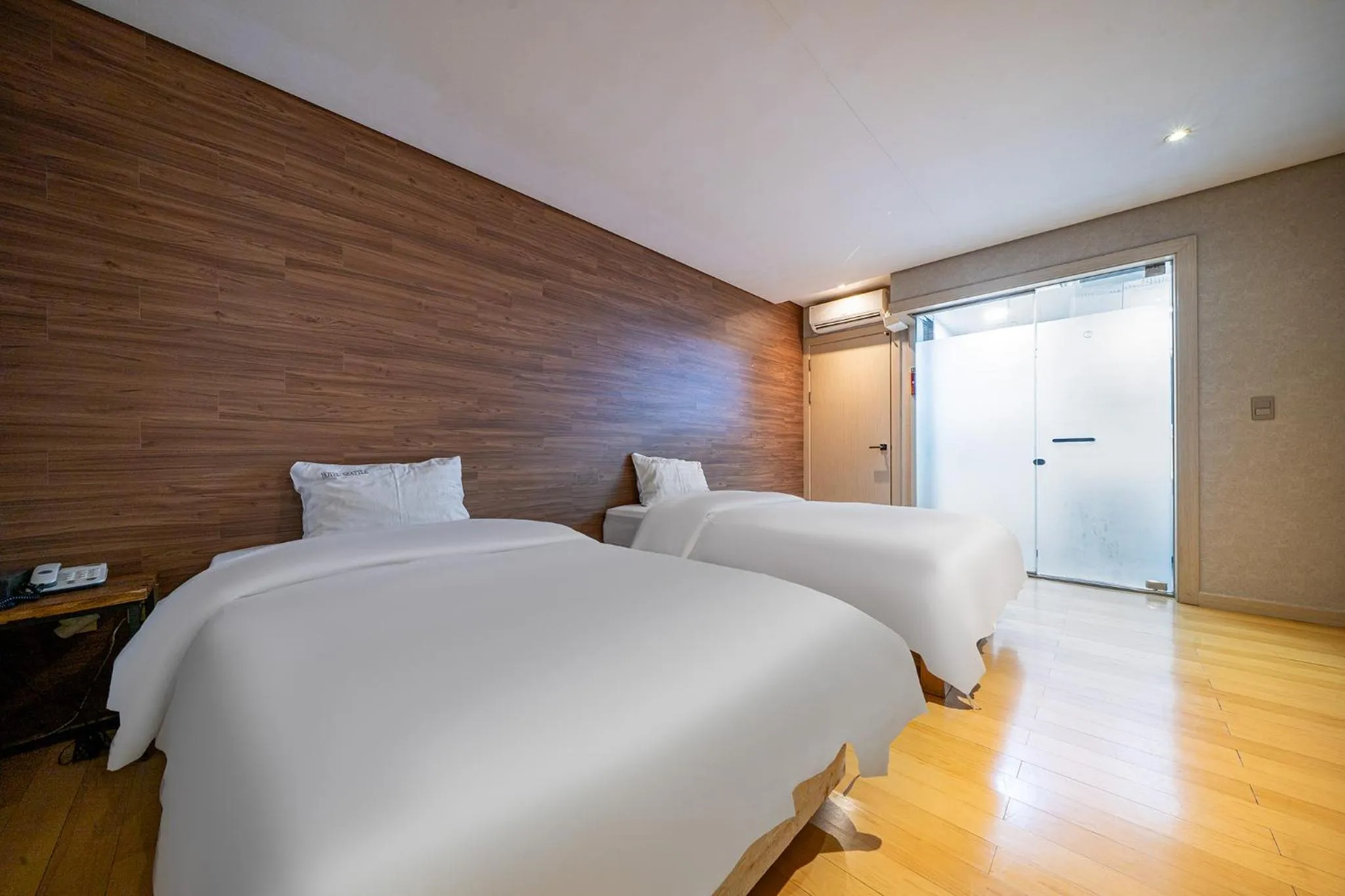 Decorative detail, Bed in Incheon Airport Hotel Seattle