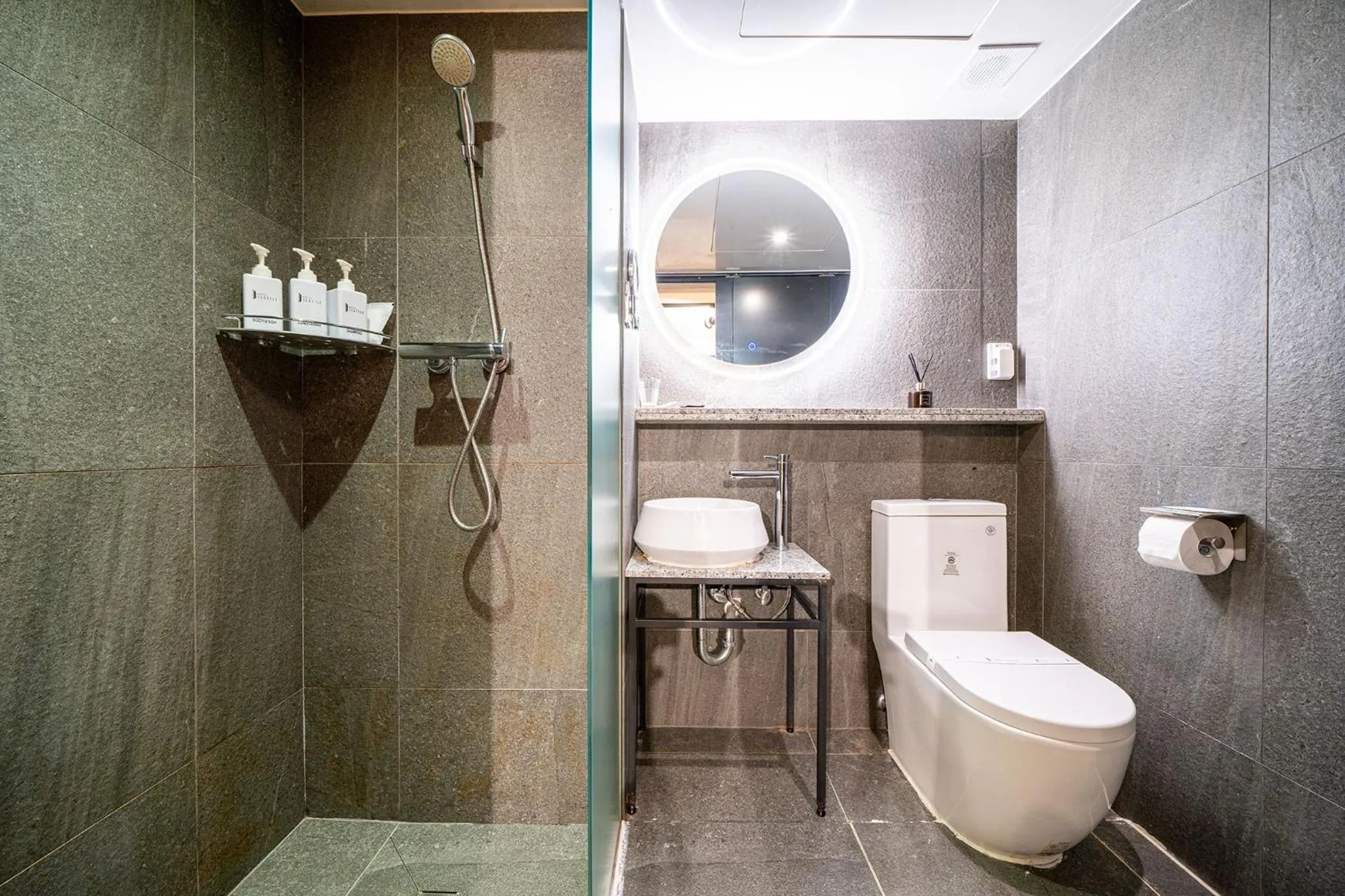 Toilet in Incheon Airport Hotel Seattle