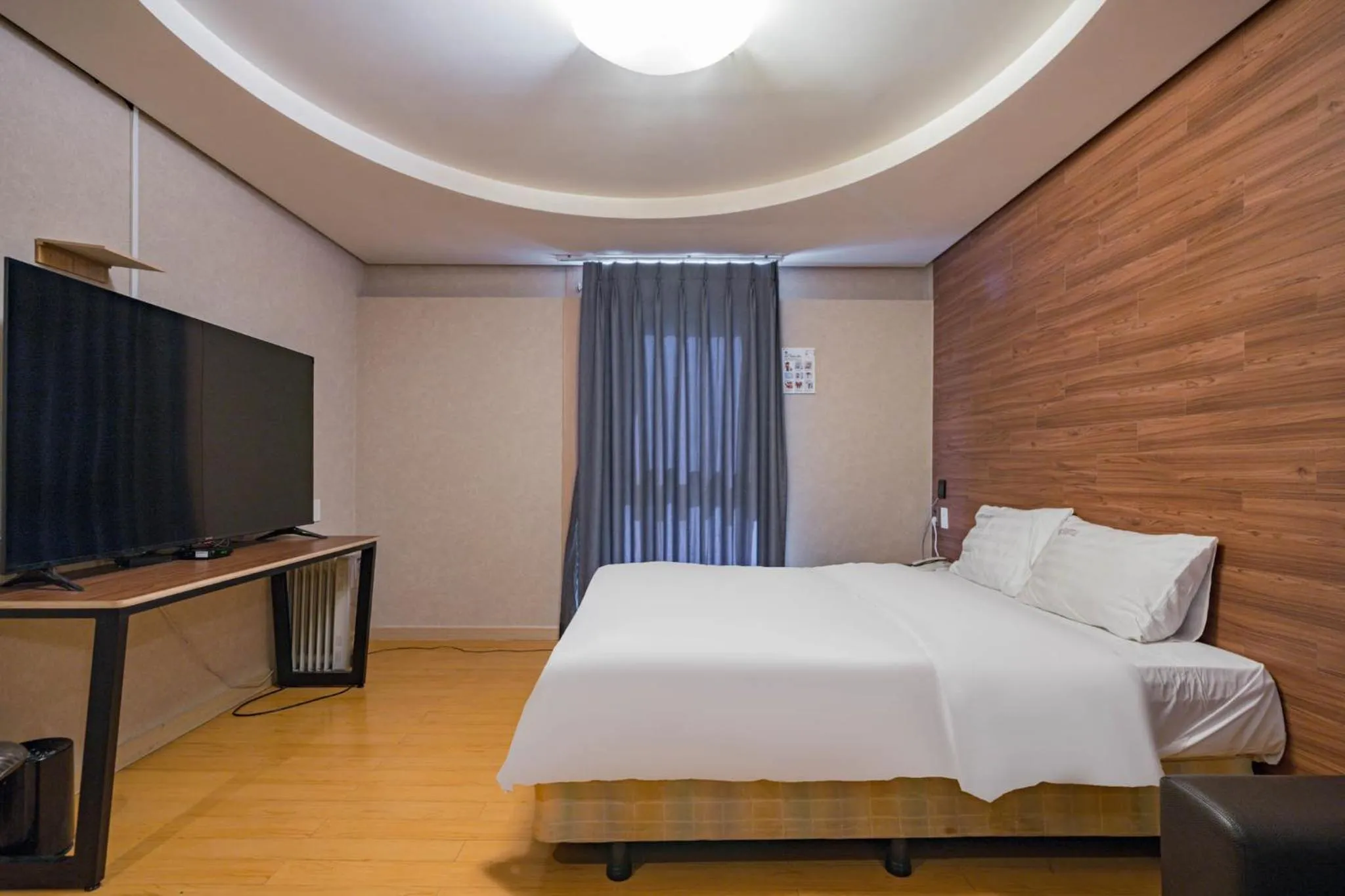 Photo of the whole room, Bed in Incheon Airport Hotel Seattle