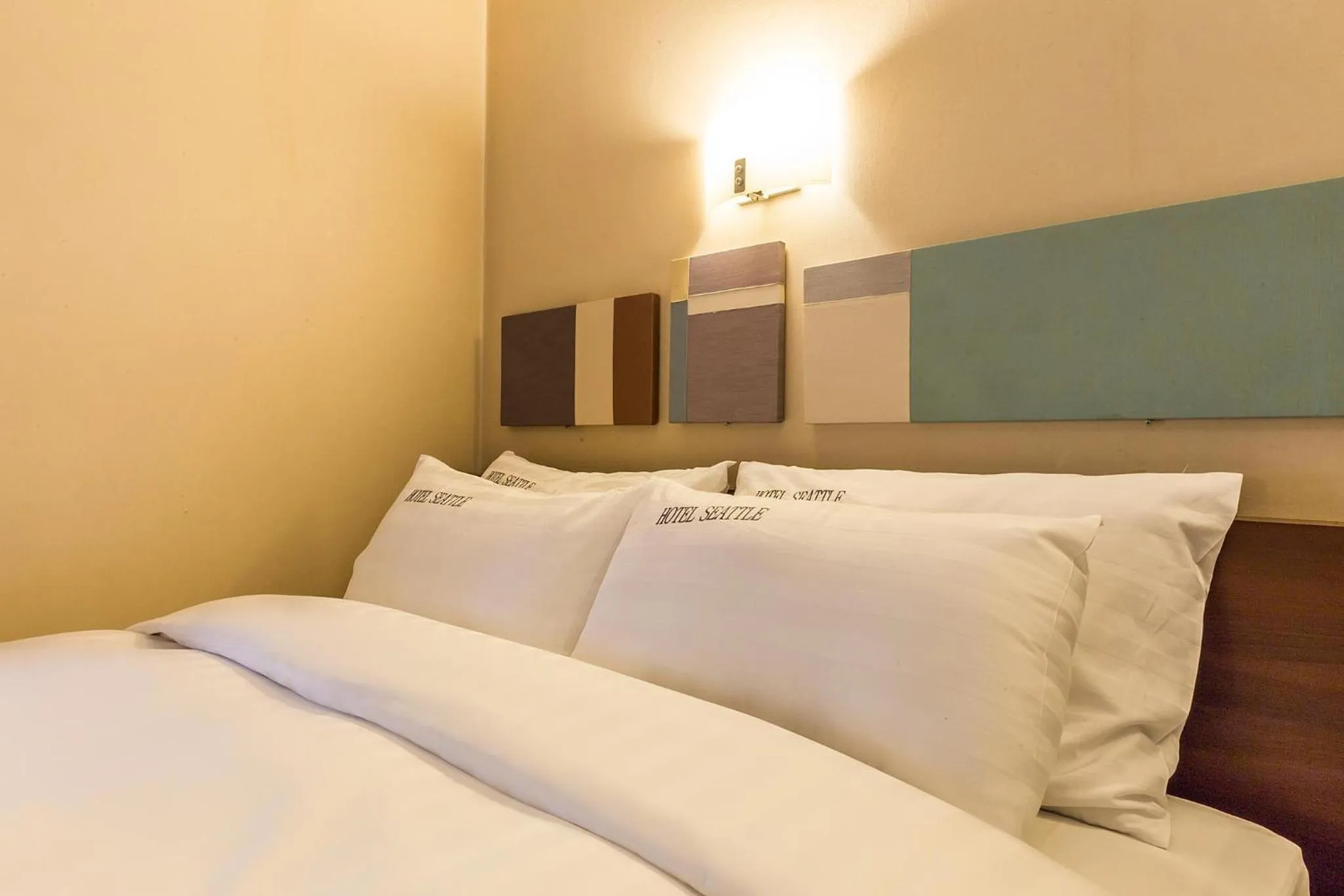 Bed in Incheon Airport Hotel Seattle