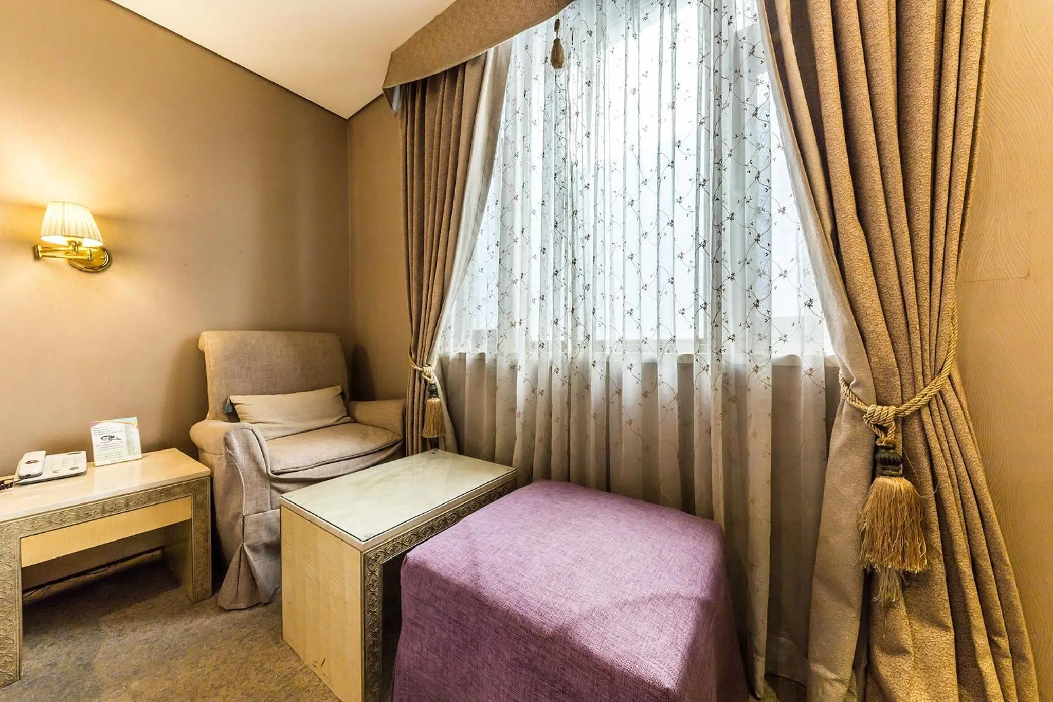 Seating area in Incheon Airport Hotel Seattle