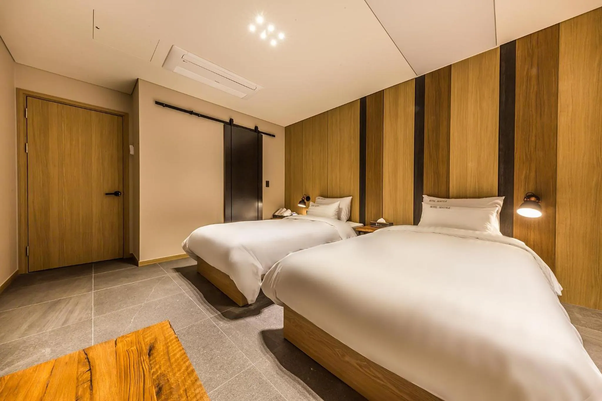 Bed in Incheon Airport Hotel Seattle