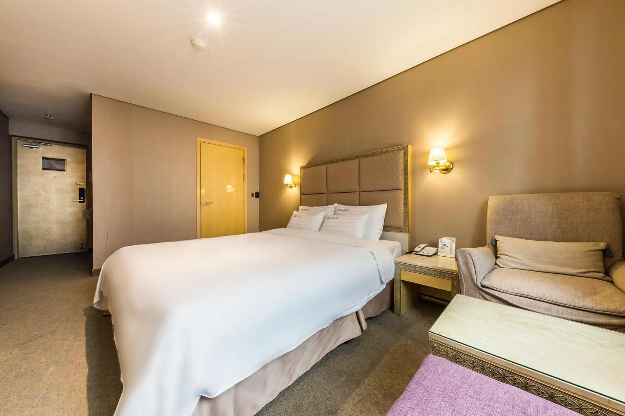 Bed in Incheon Airport Hotel Seattle