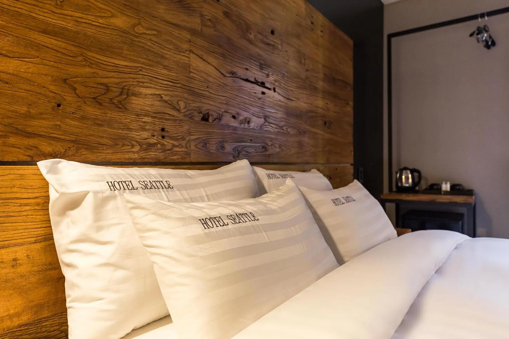 Bed in Incheon Airport Hotel Seattle