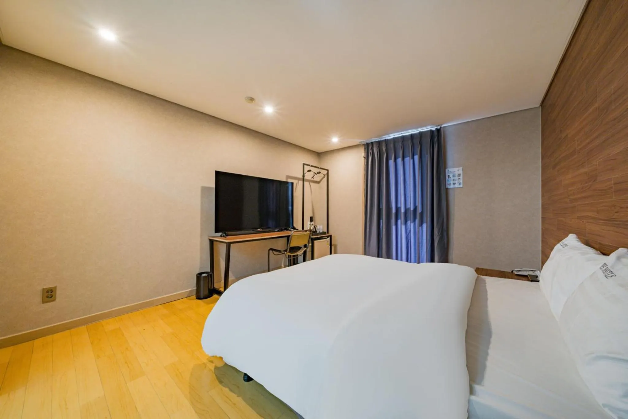 Photo of the whole room, Bed in Incheon Airport Hotel Seattle