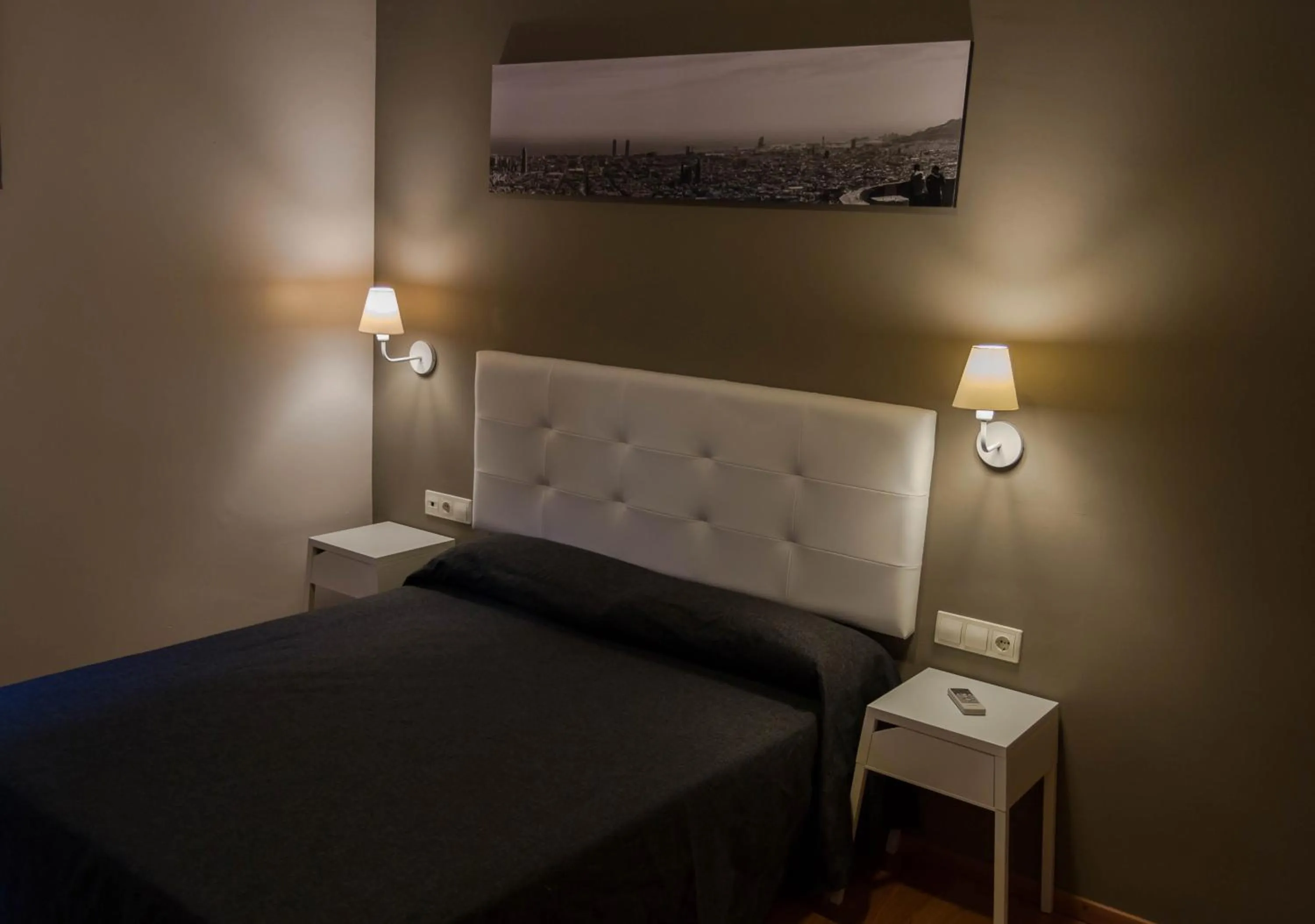 Bedroom, Bed in Hostal Sant Pau