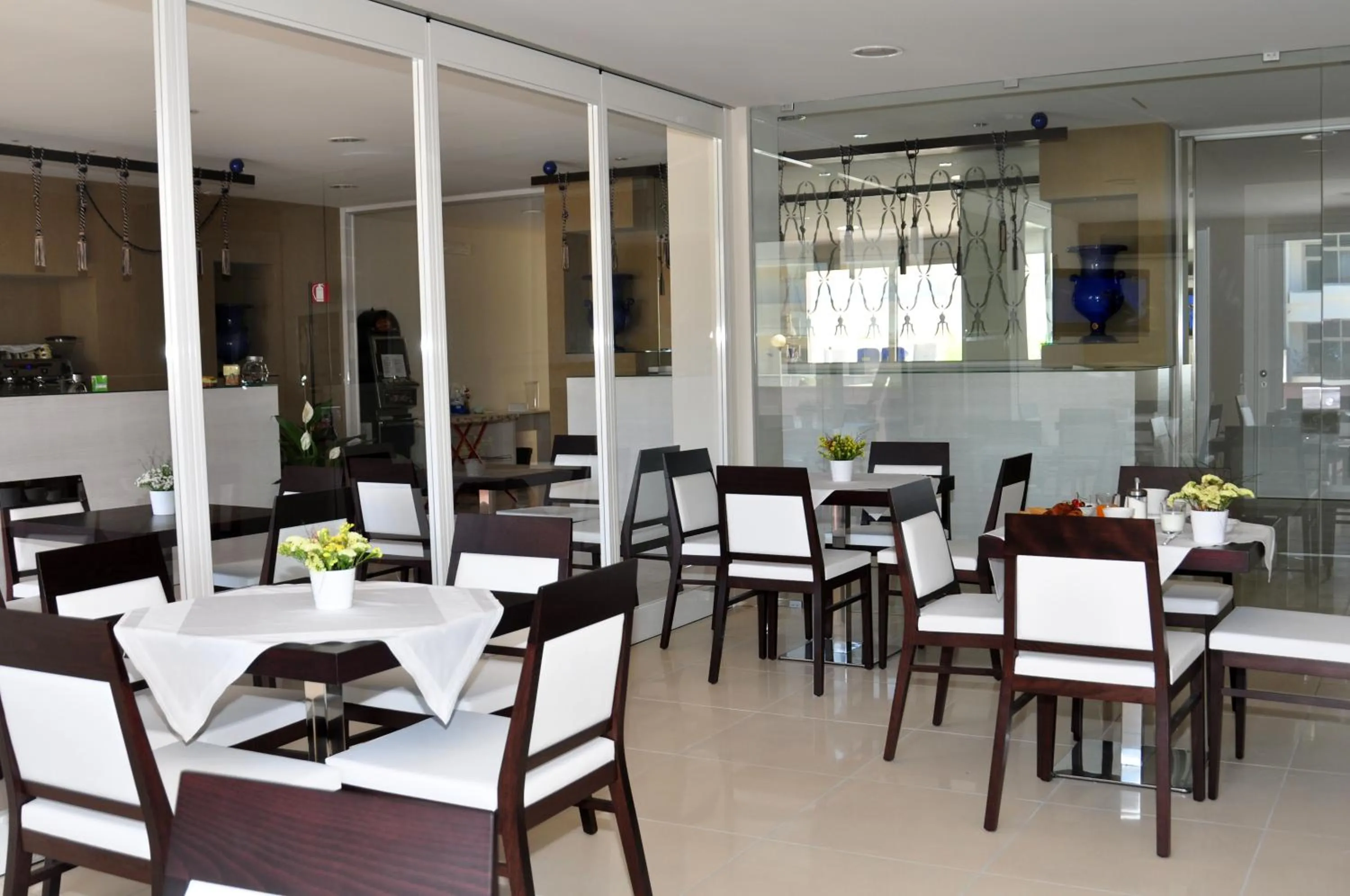 Restaurant/places to eat in Hotel La Punta