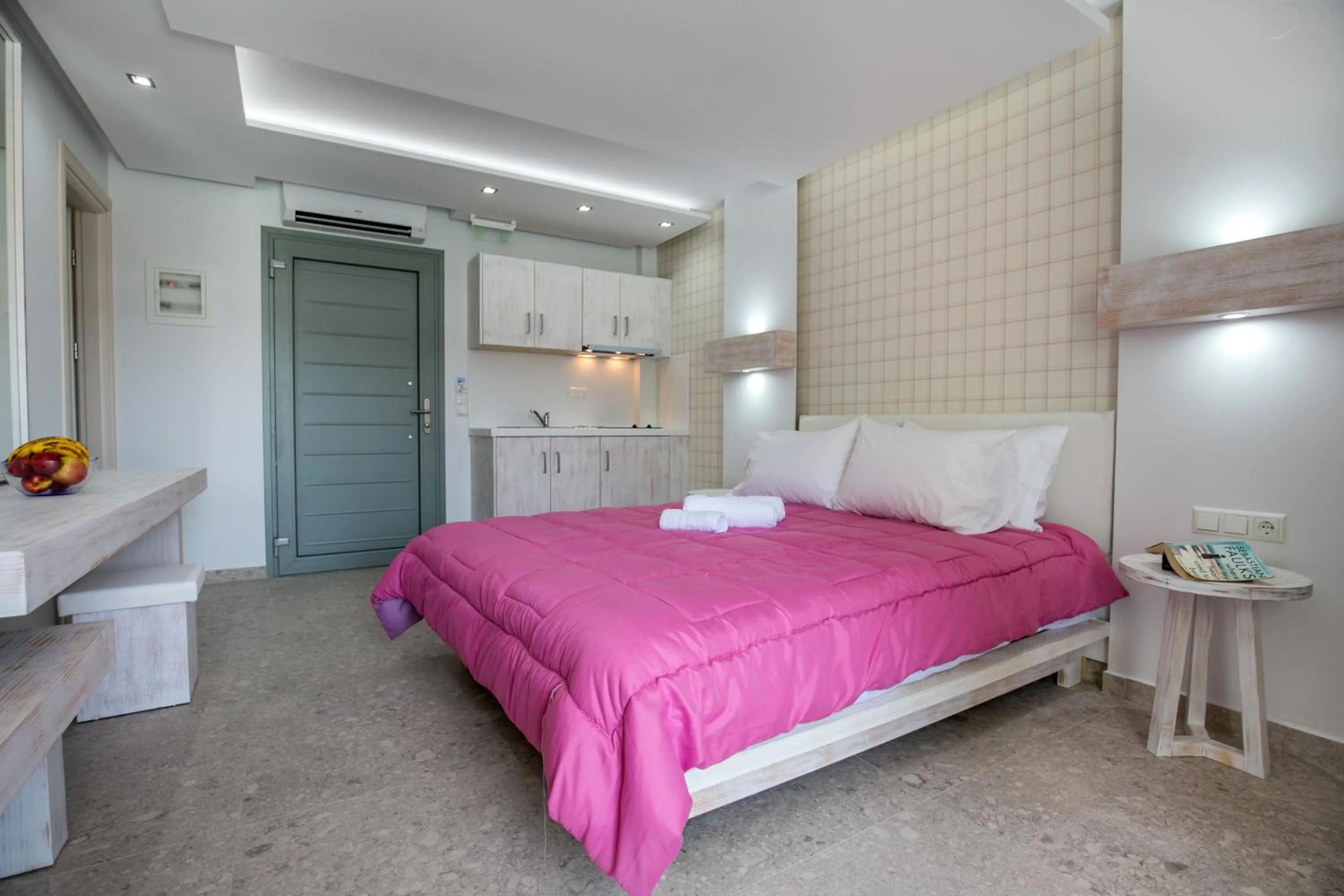 The Elegant Apartments