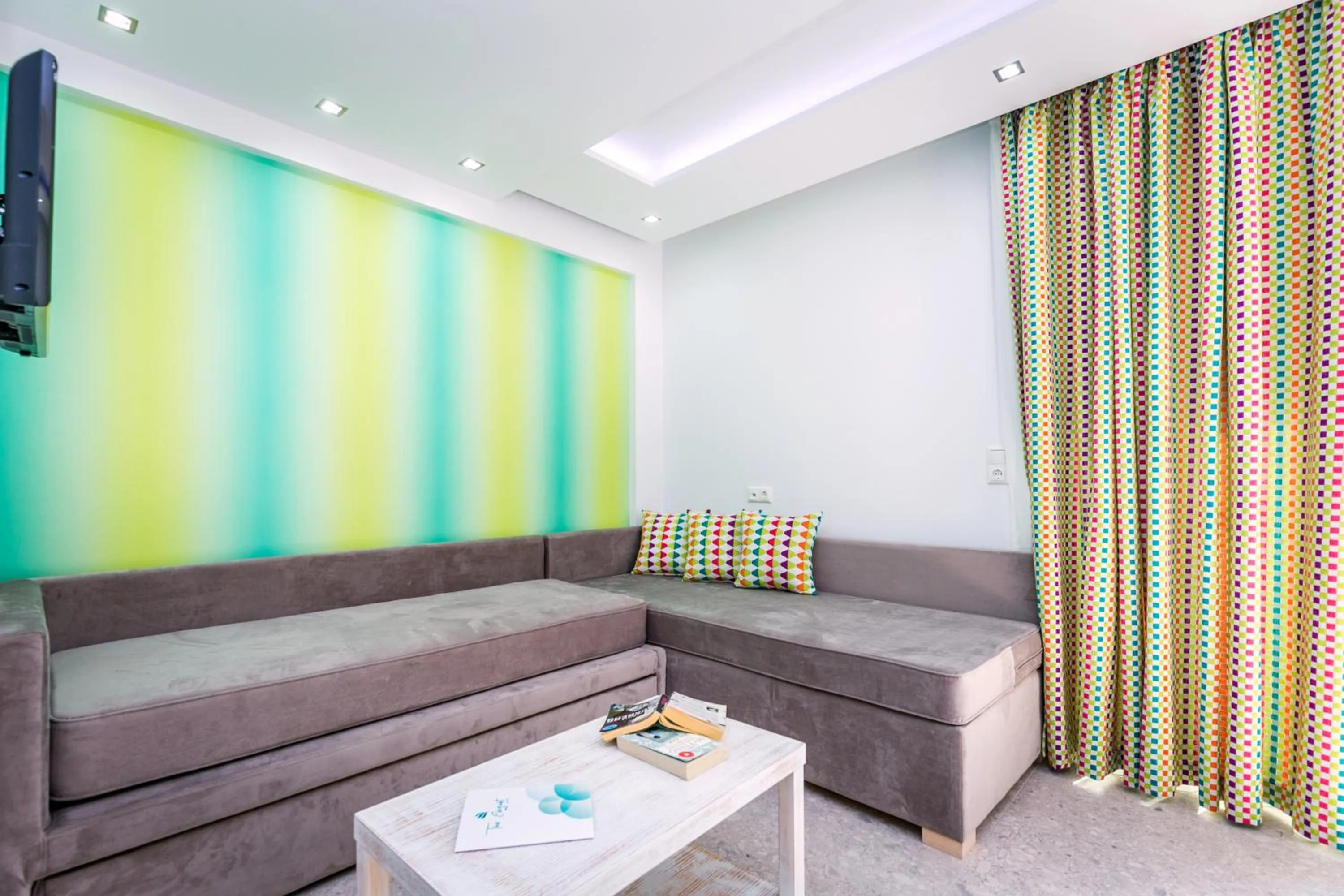 The Elegant Apartments