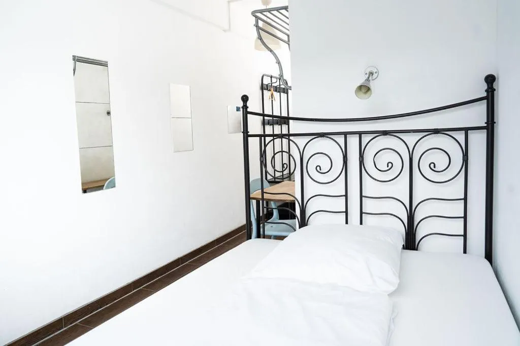 Bed in Station - Hostel for Backpackers