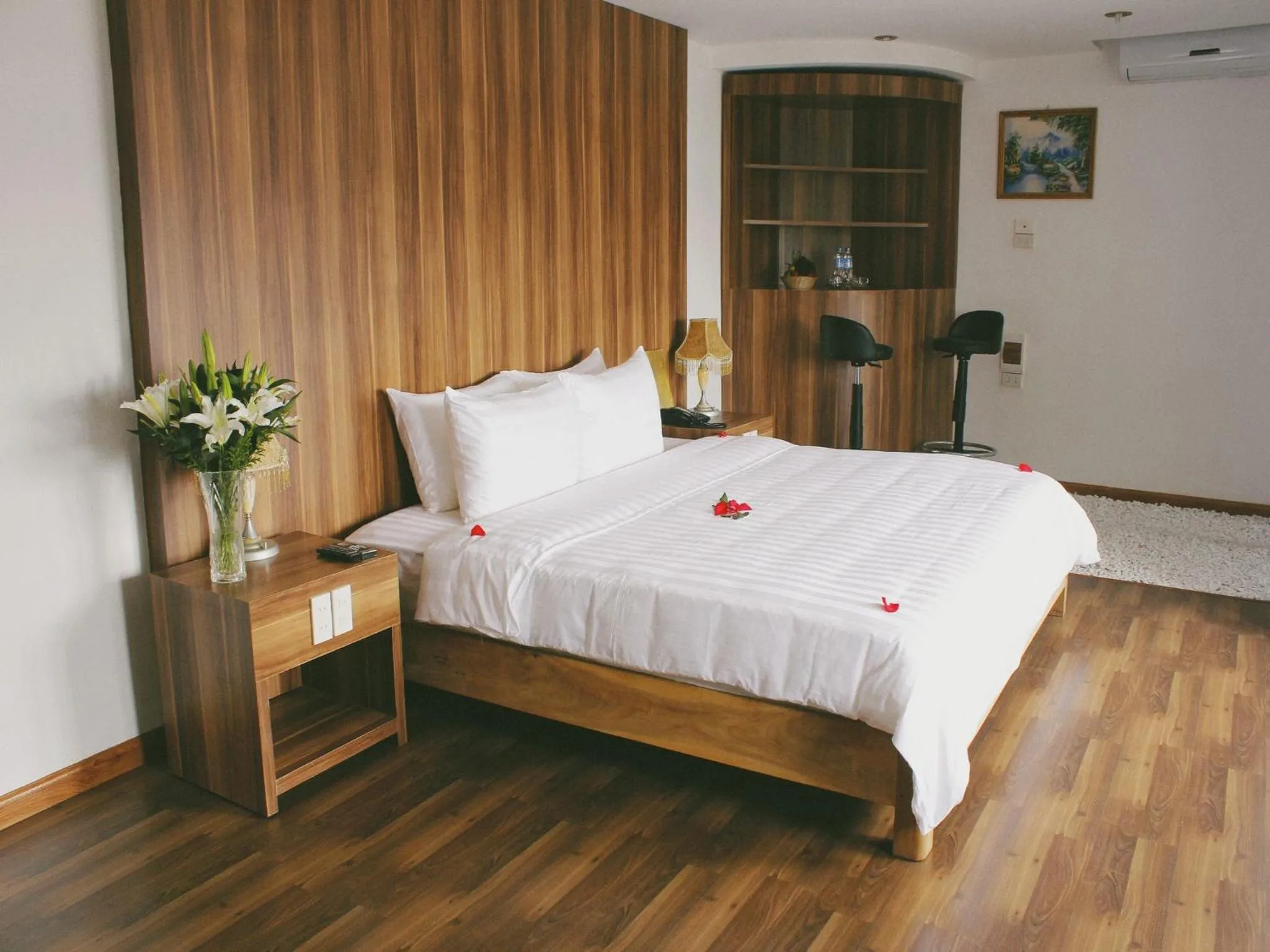 Bed in Cosiana Hue Hotel