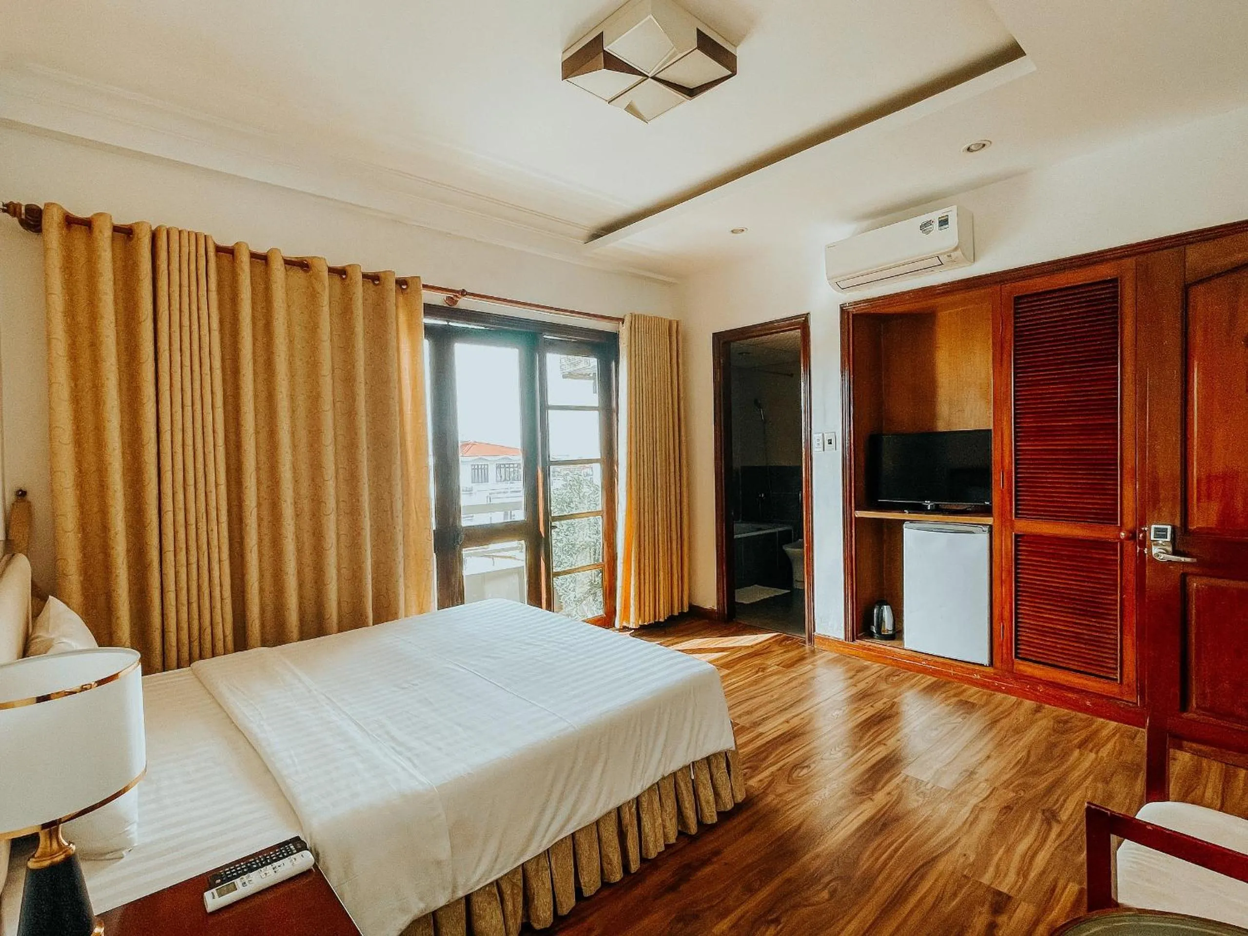 Bed in Cosiana Hue Hotel