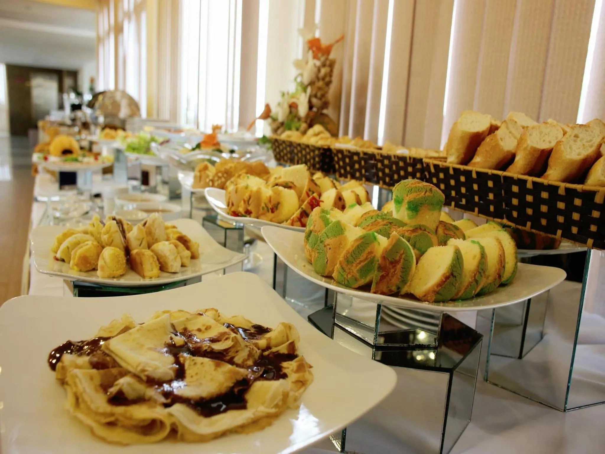 Restaurant/places to eat in Cosiana Hue Hotel