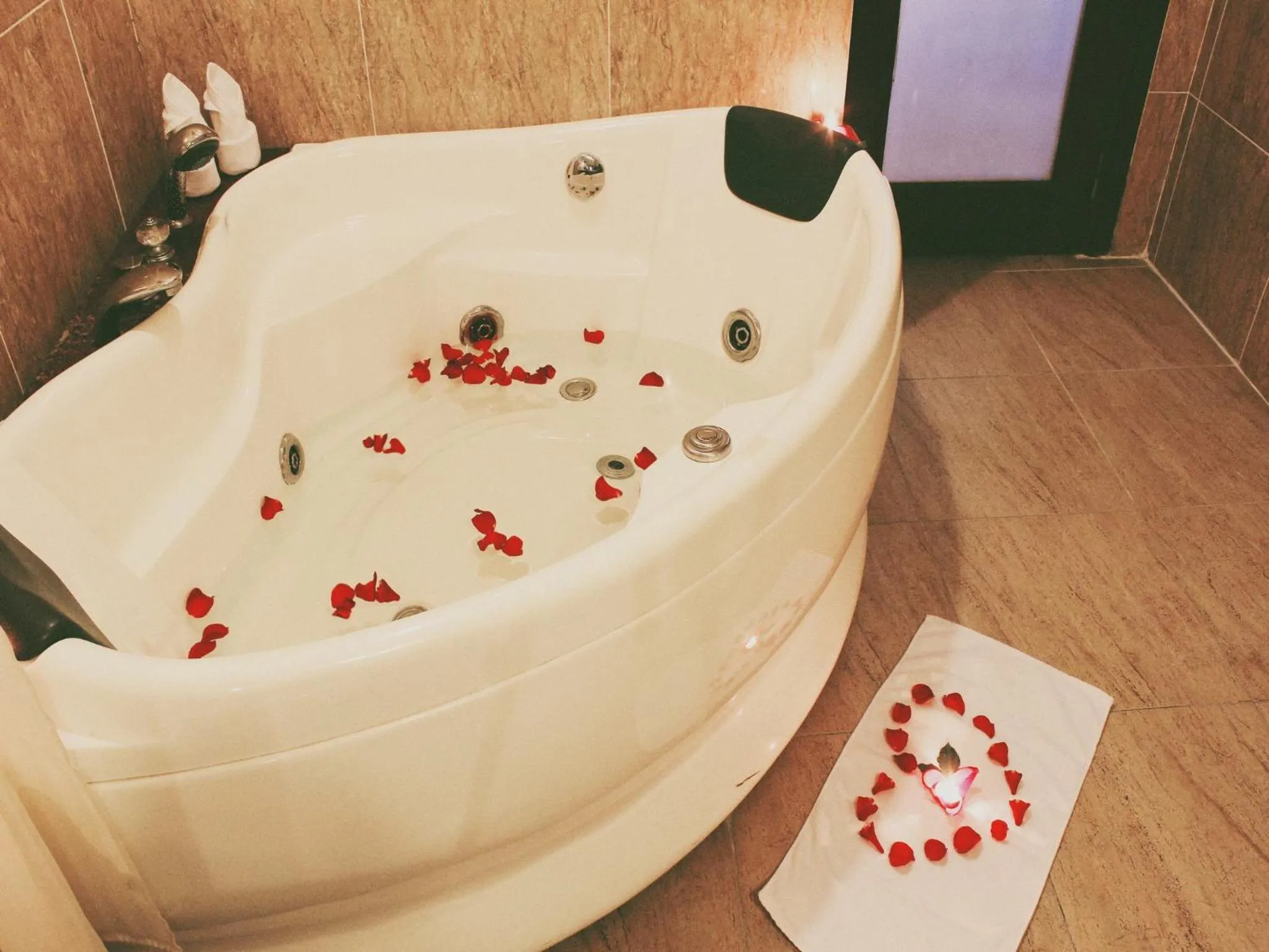 Bathroom in Cosiana Hue Hotel