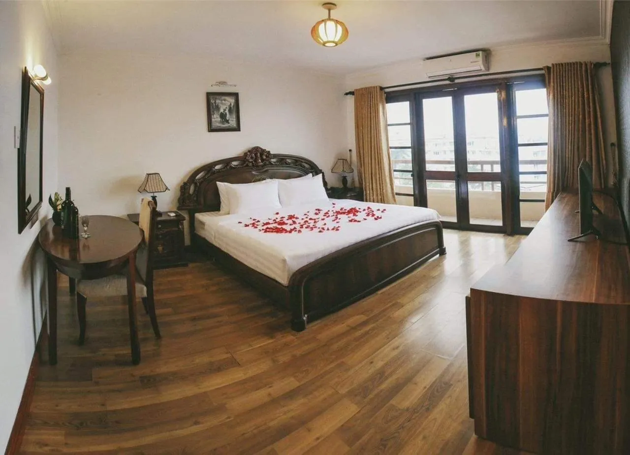 Bed in Cosiana Hue Hotel