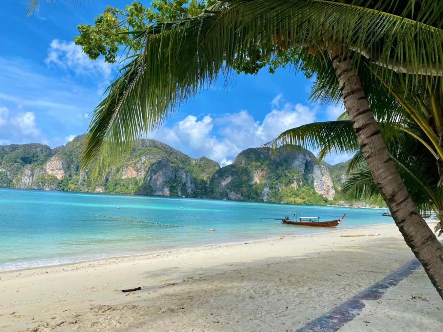 Beach in Phi Phi Villa Resort