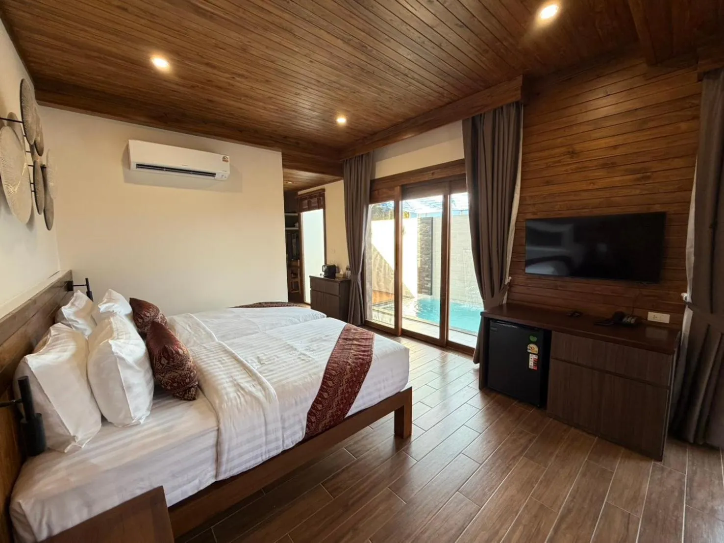 Bed in Phi Phi Villa Resort